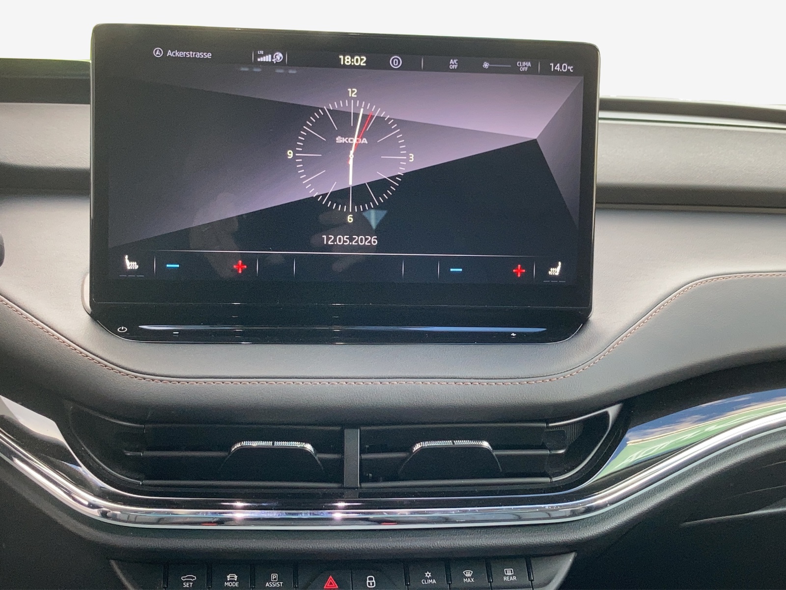 SKODA Enyaq iV 80x-image-10