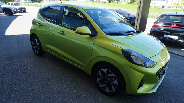 HYUNDAI i10 1.2 Amplia Aut.-image-4