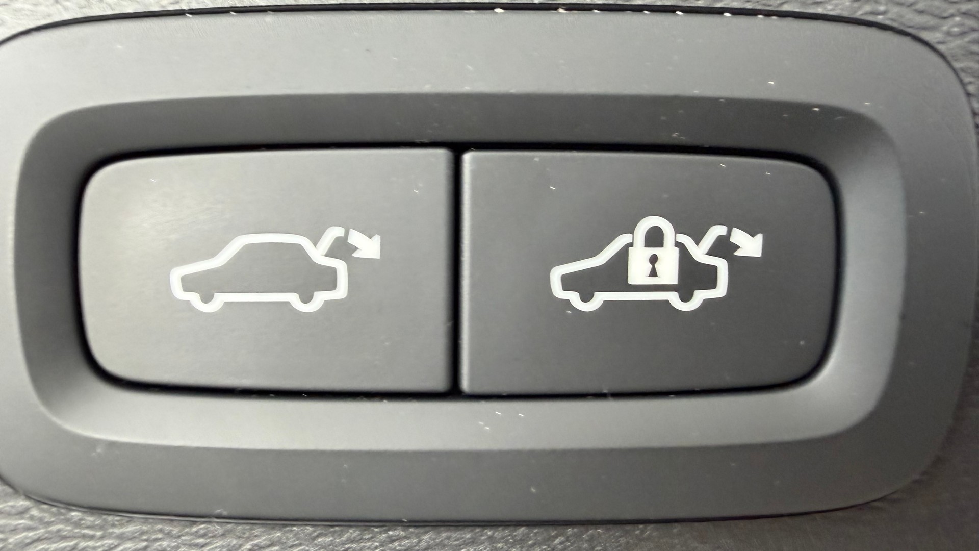 VOLVO EX40 Twin Plus AWD-image-15
