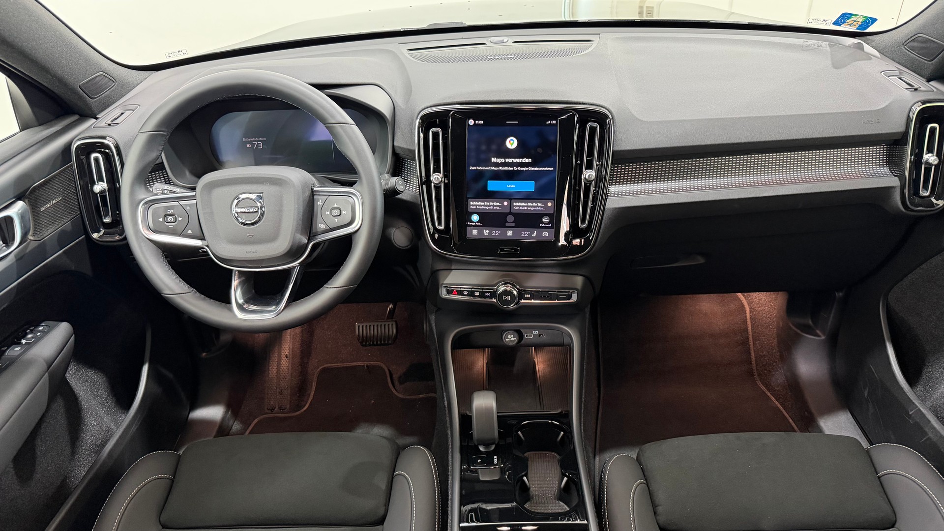 VOLVO EX40 Twin Plus AWD-image-4