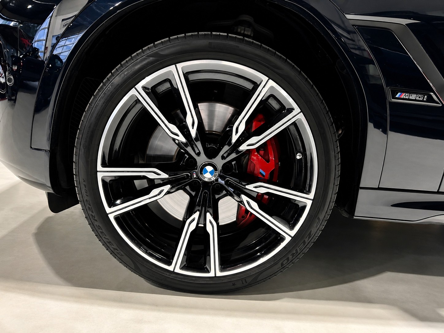BMW X6 M60i M-SPORT CH FAHRZEUG-image-15