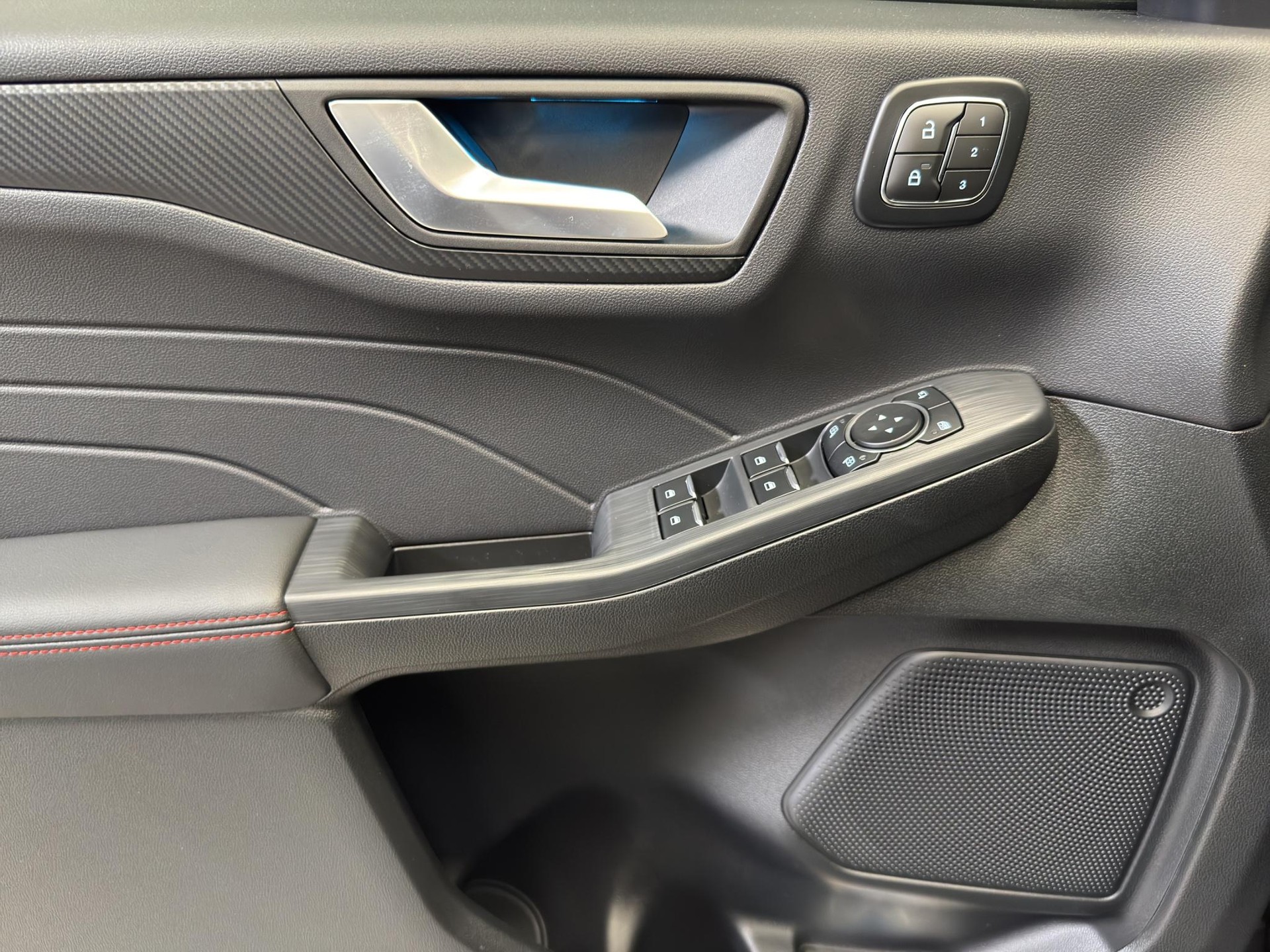 FORD Kuga 2.5 Hybrid ST-Line X 4x4-image-13