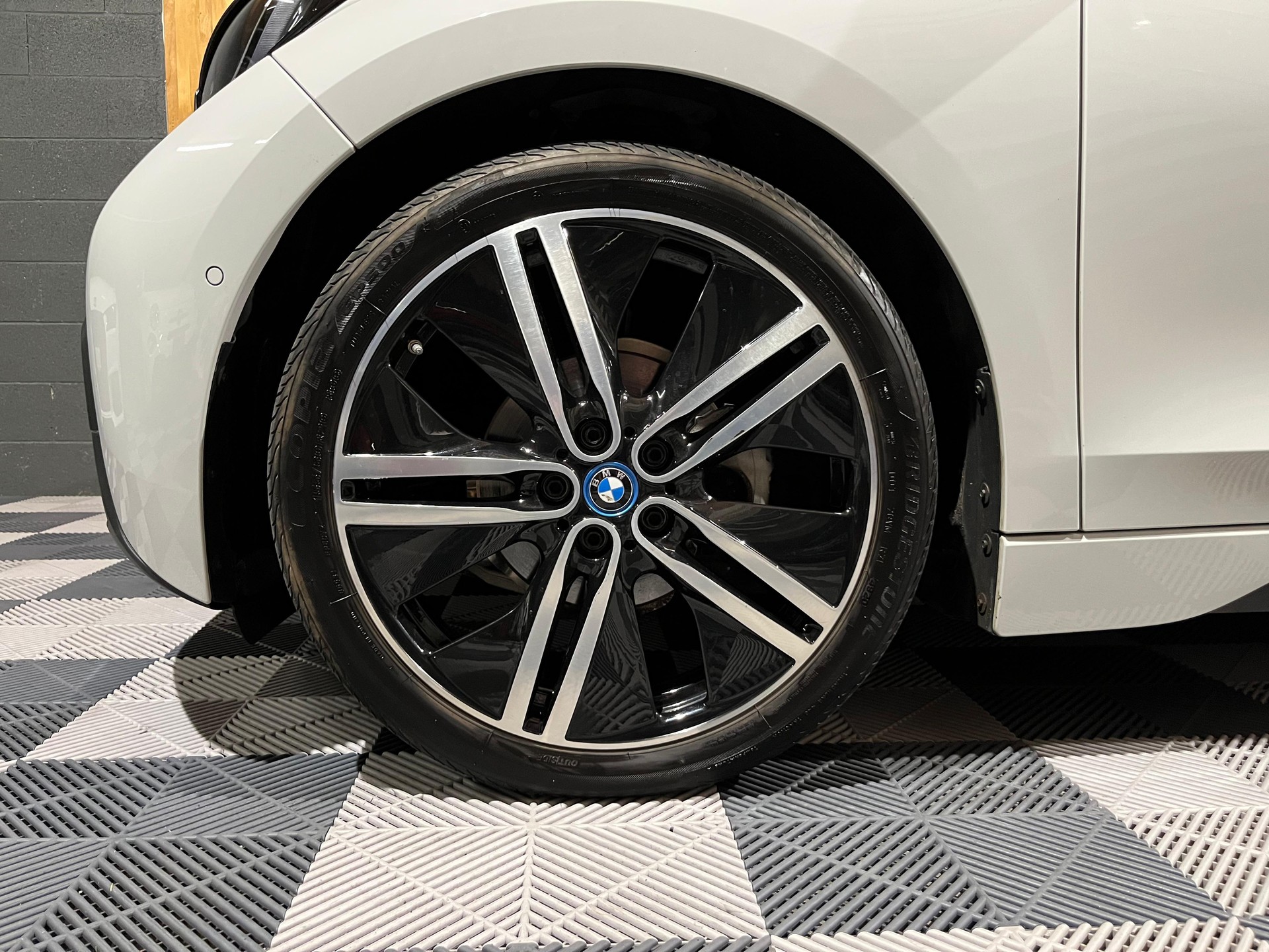 BMW i3 (94Ah)-image-22