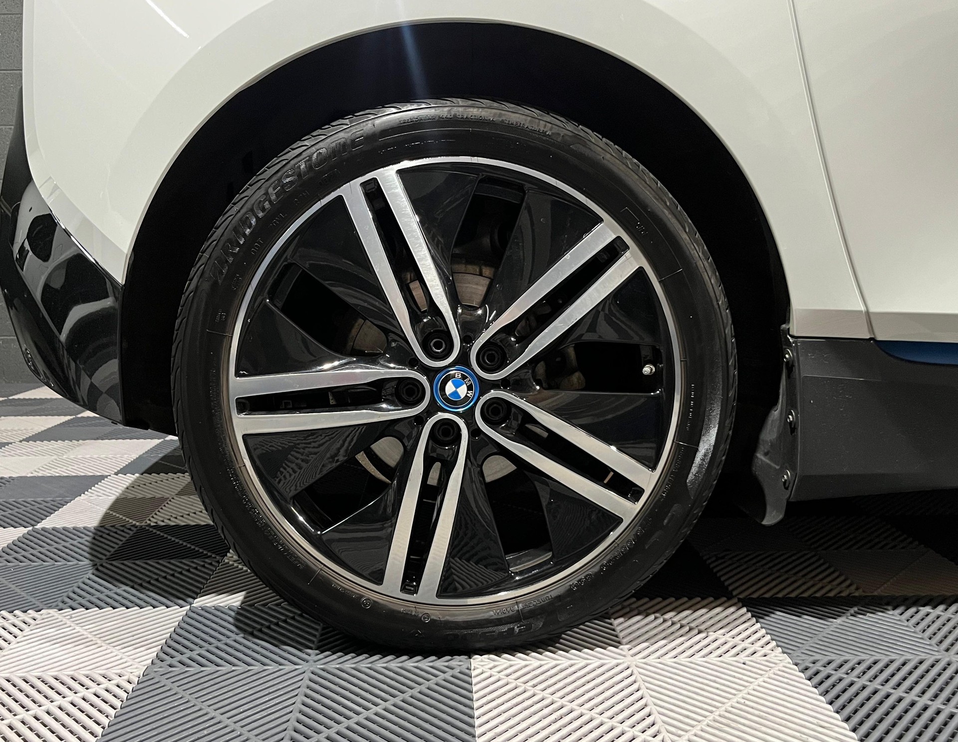 BMW i3 (94Ah)-image-21