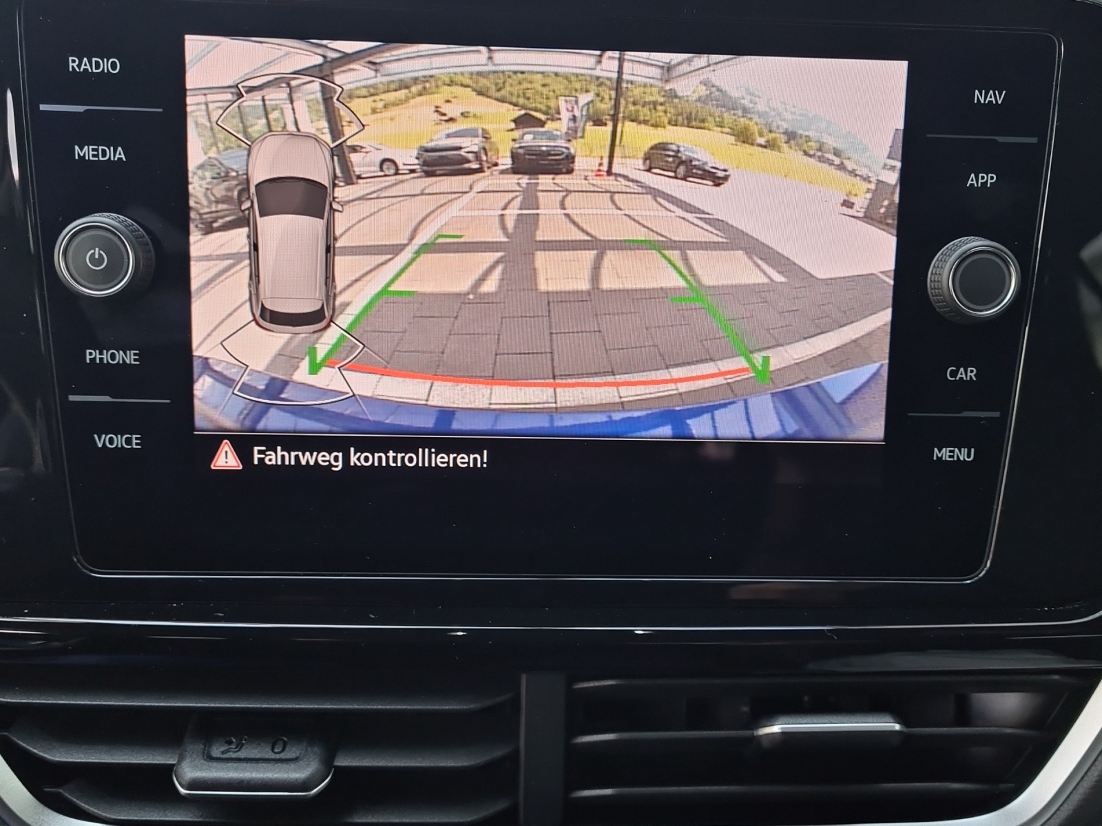 VW T-Roc 2.0 TSI R DSG 4Motion-image-12