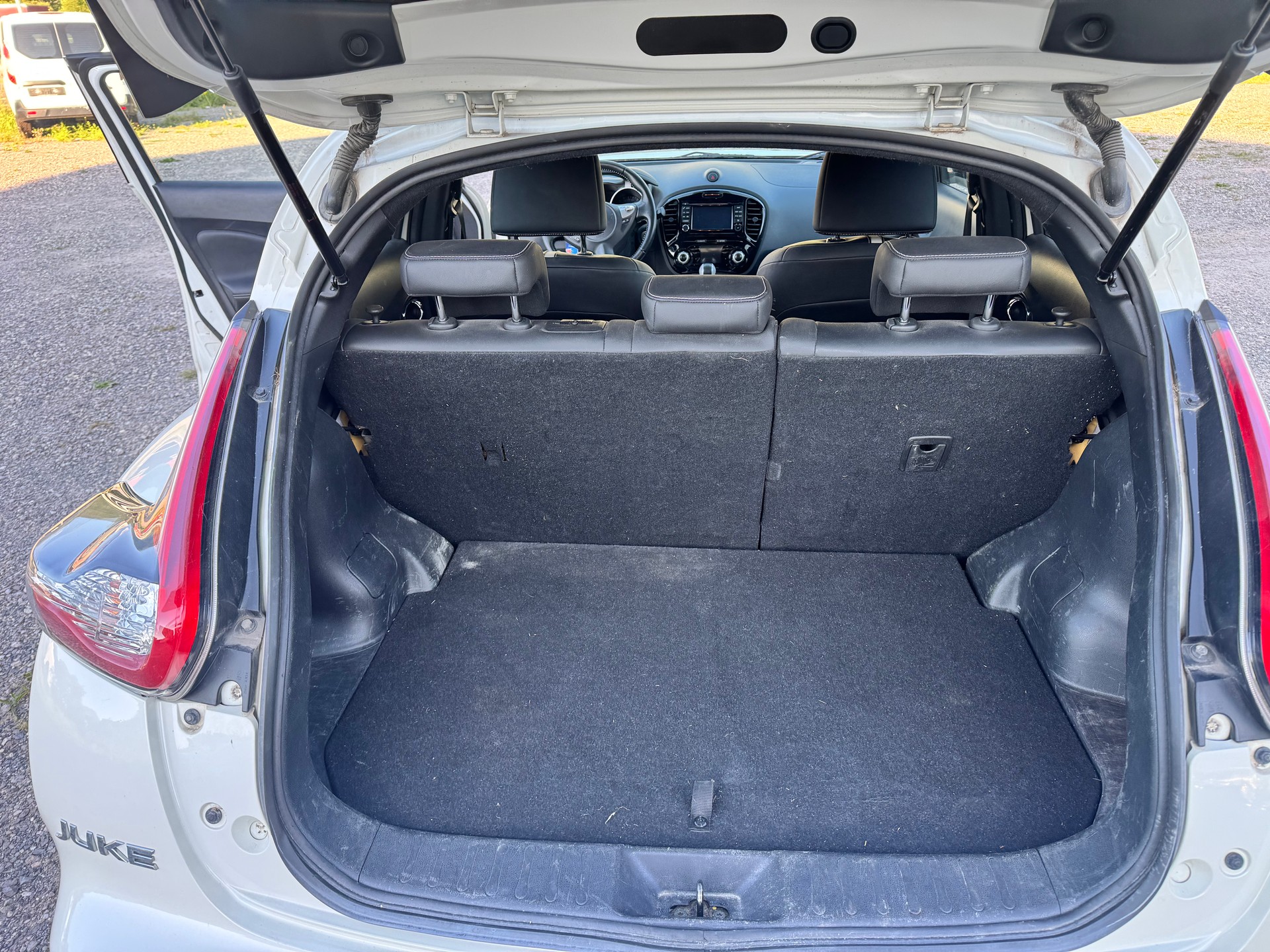 NISSAN Juke 1.6 DIG-T tekna 4x4 Xtronic M-CVT-image-11