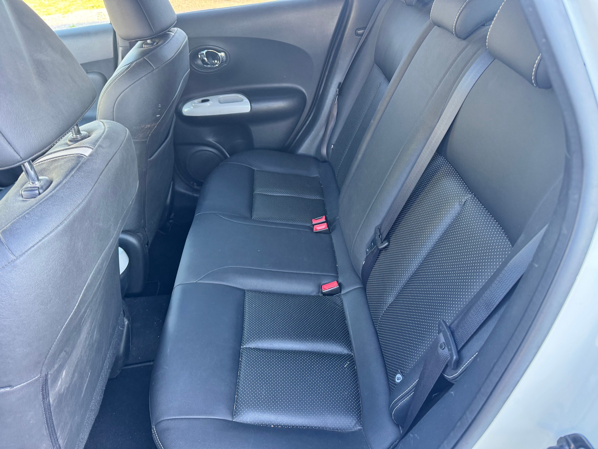 NISSAN Juke 1.6 DIG-T tekna 4x4 Xtronic M-CVT-image-9