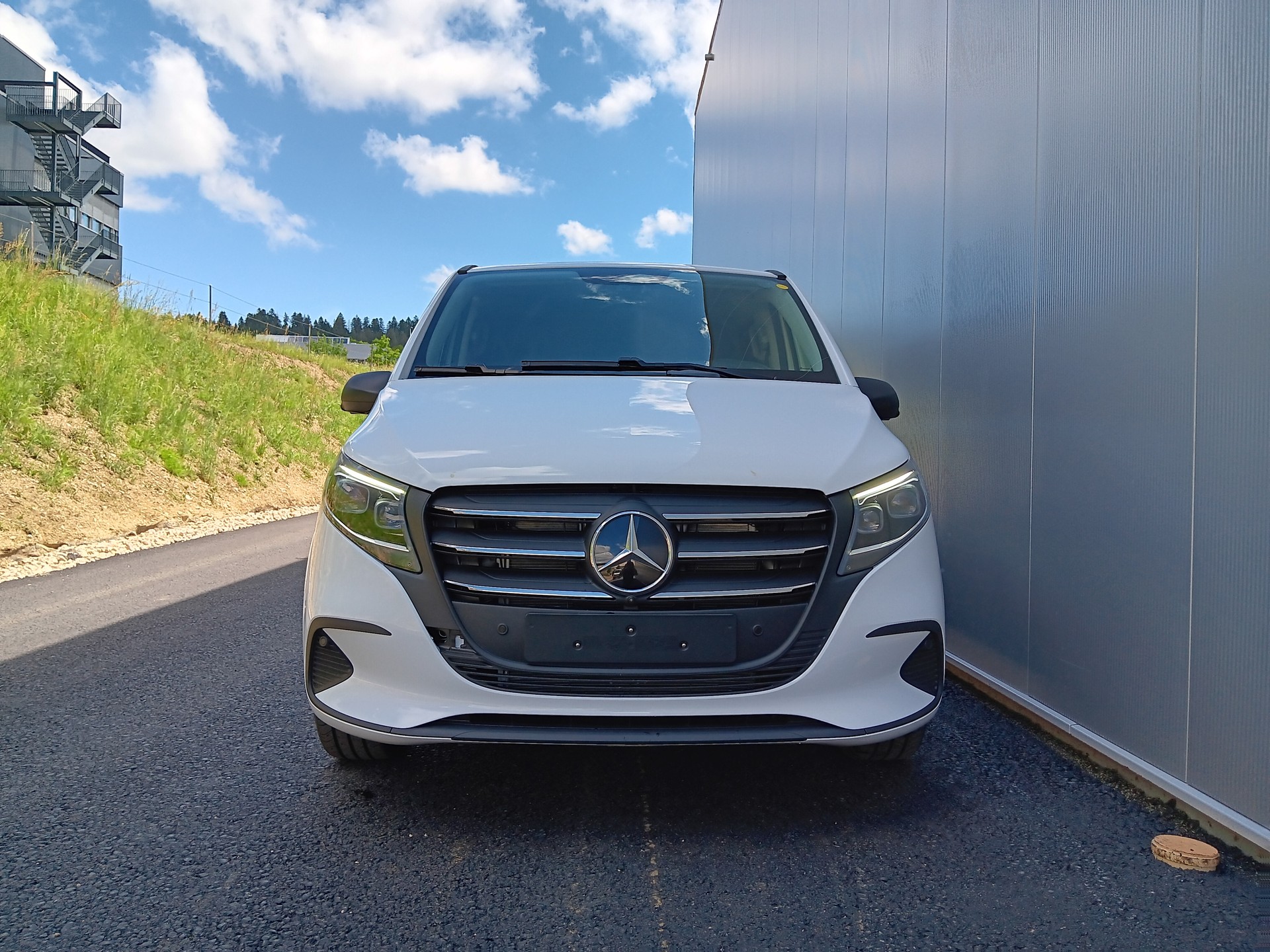 MERCEDES-BENZ Vito 116 CDI KB Tourer Select Family II 3200mm L 4X4-image-1