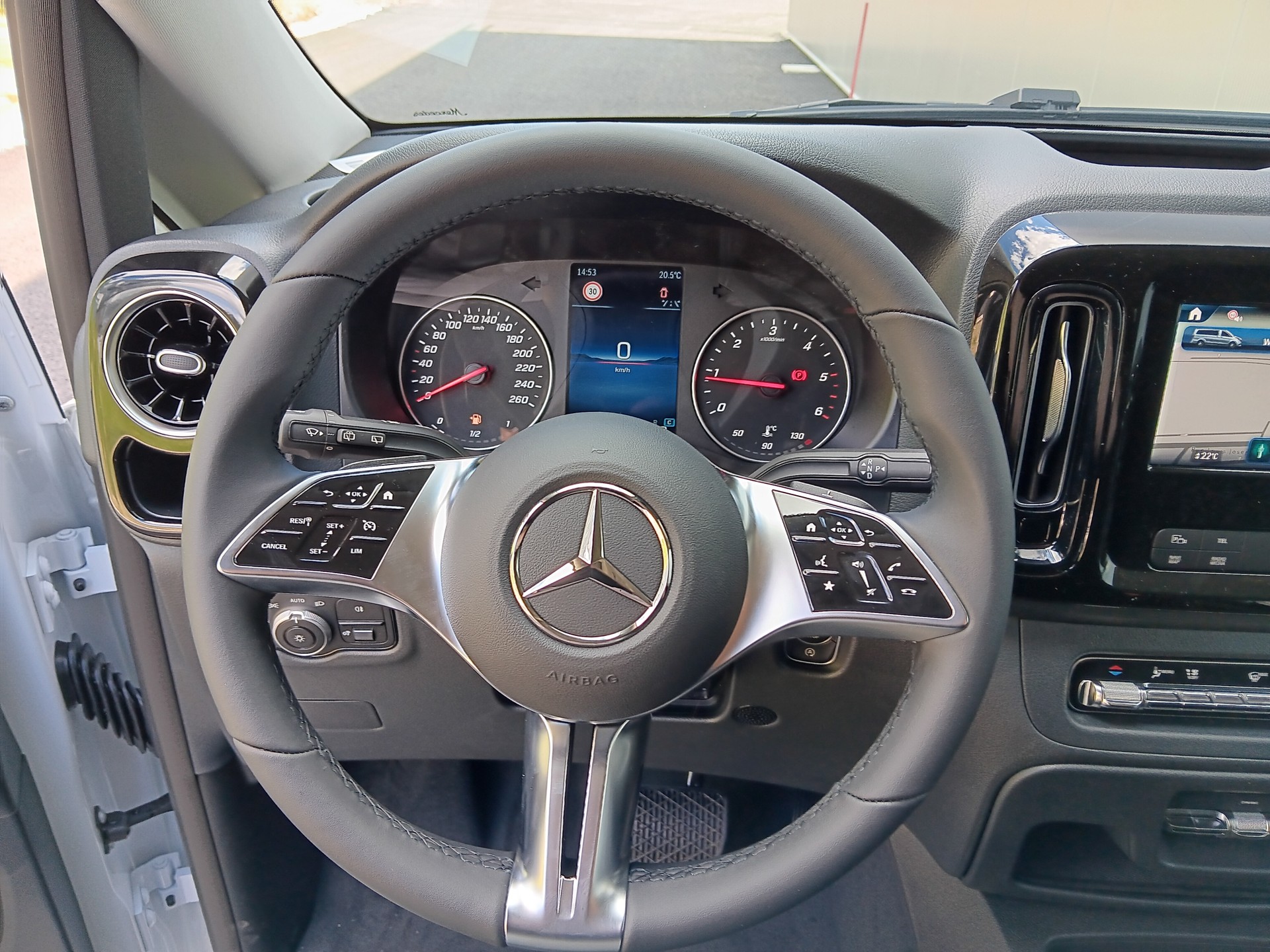 MERCEDES-BENZ Vito 116 CDI KB Tourer Select Family II 3200mm L 4X4-image-8