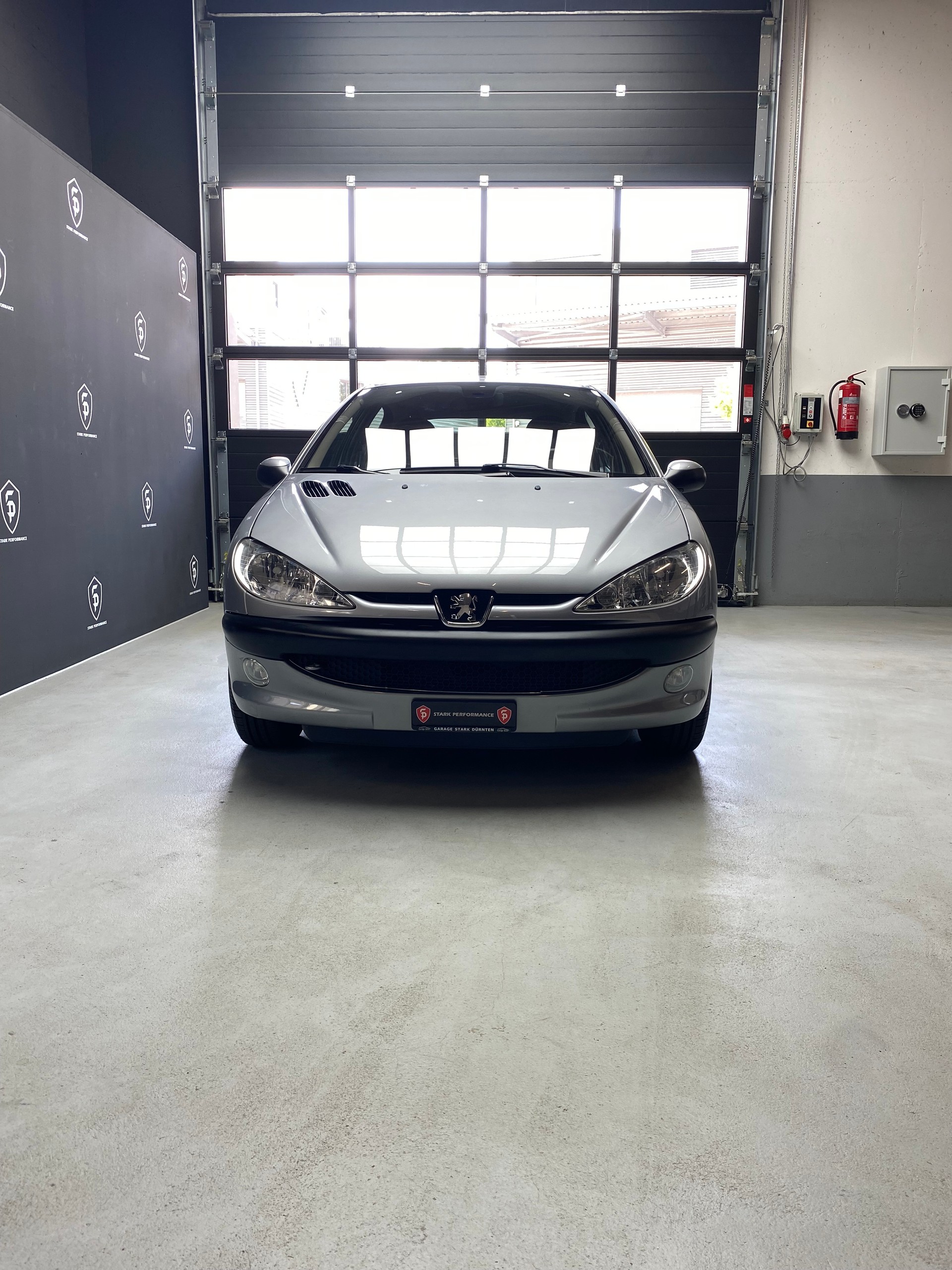 PEUGEOT PEUGEOT 206 1.6 16V Exclusive Edition Automatic-image-1