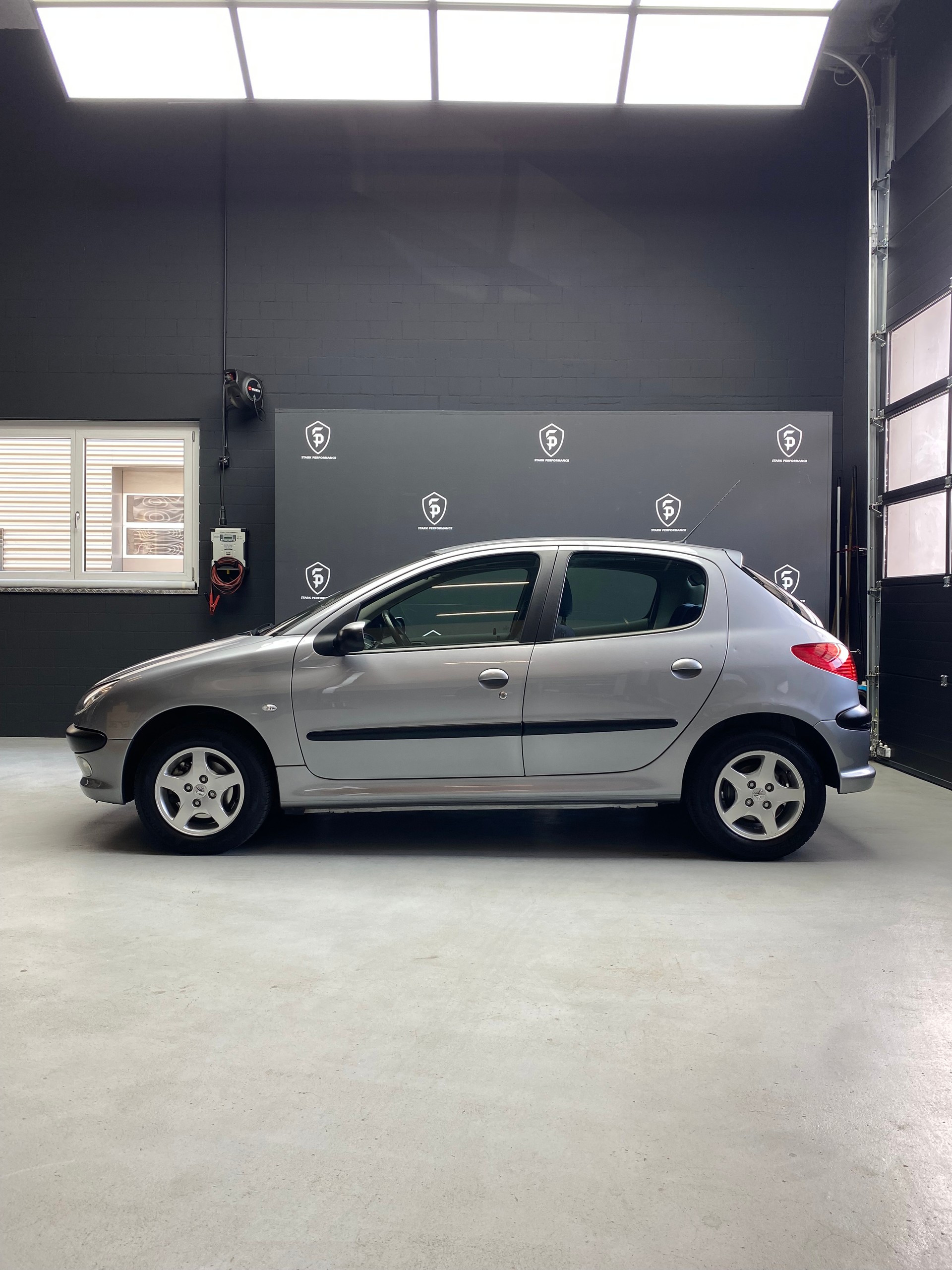 PEUGEOT PEUGEOT 206 1.6 16V Exclusive Edition Automatic-image-3