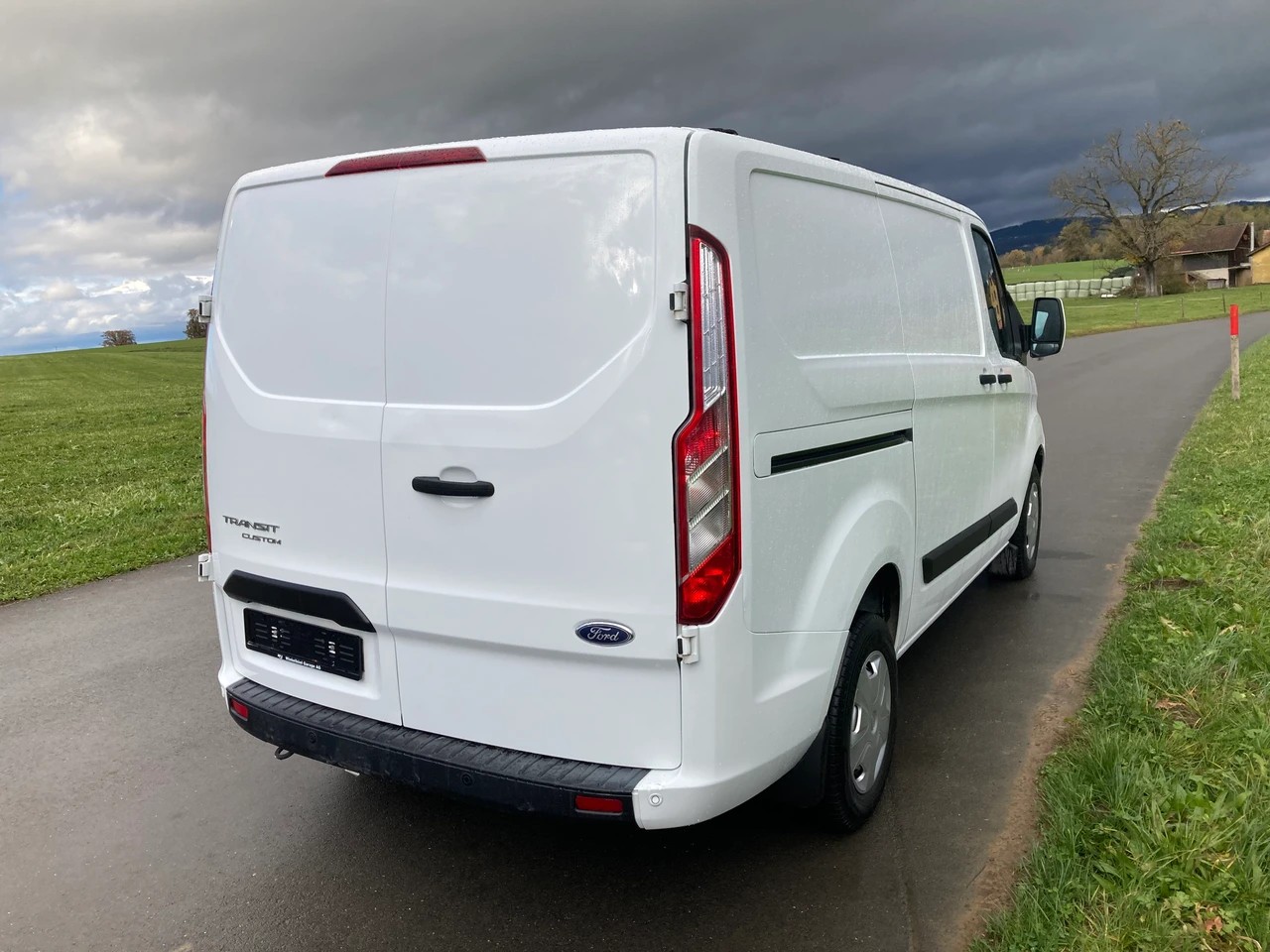 FORD Transit Custom Van 280 L1H1Trend-image-2