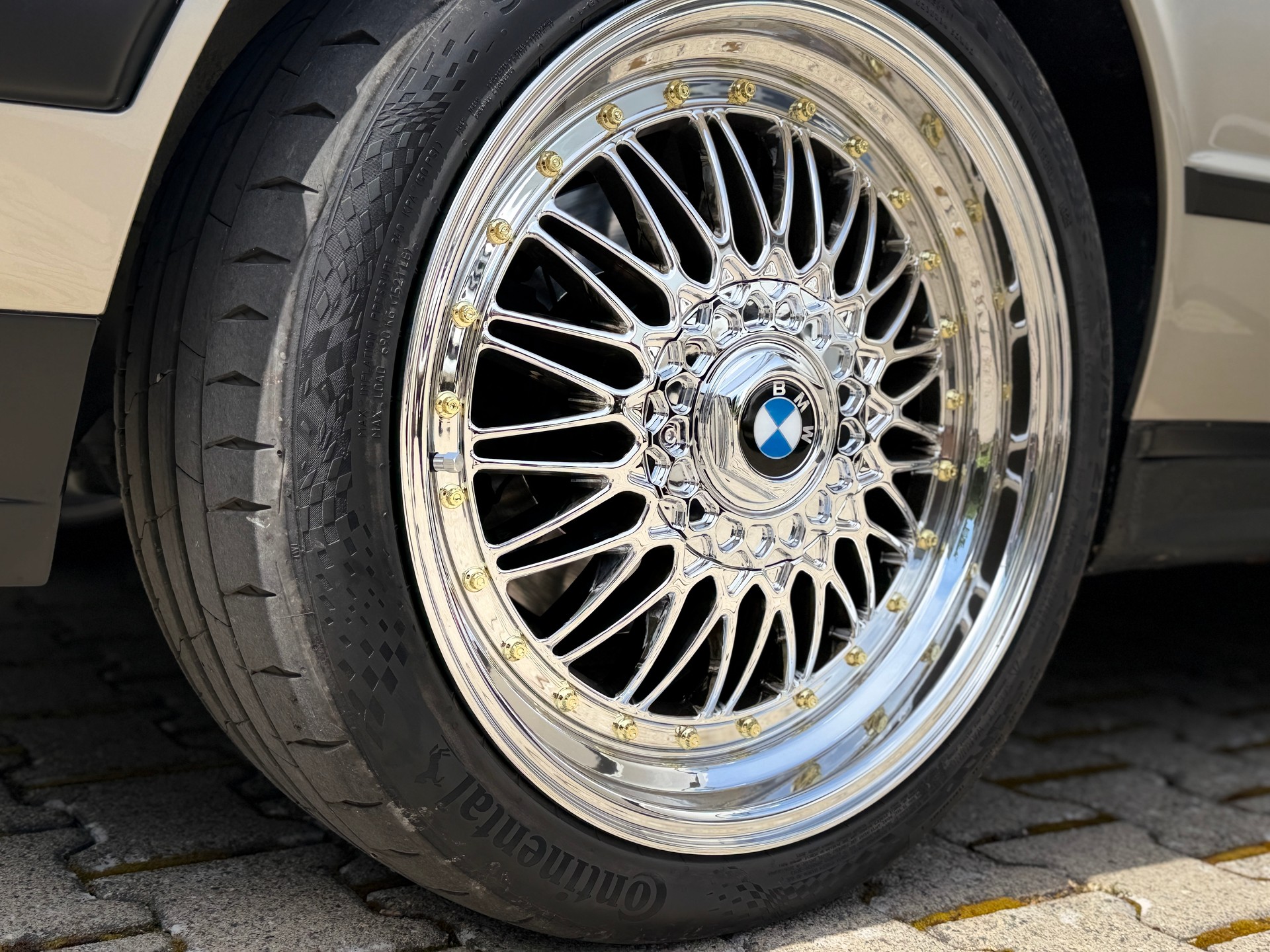 BMW 525i A-image-10