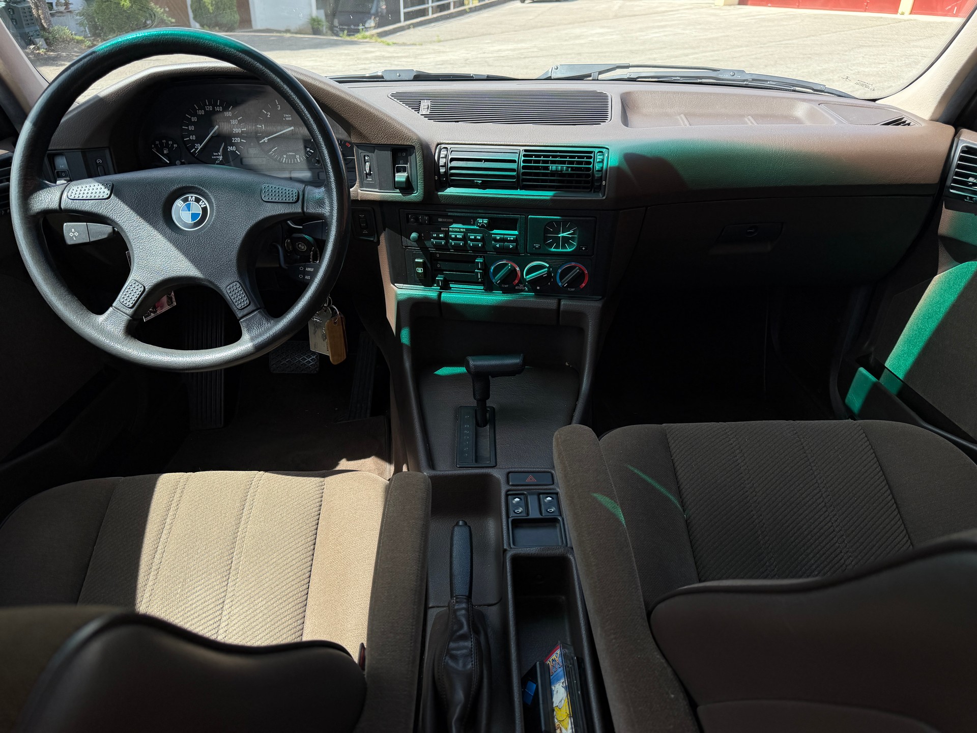 BMW 525i A-image-12