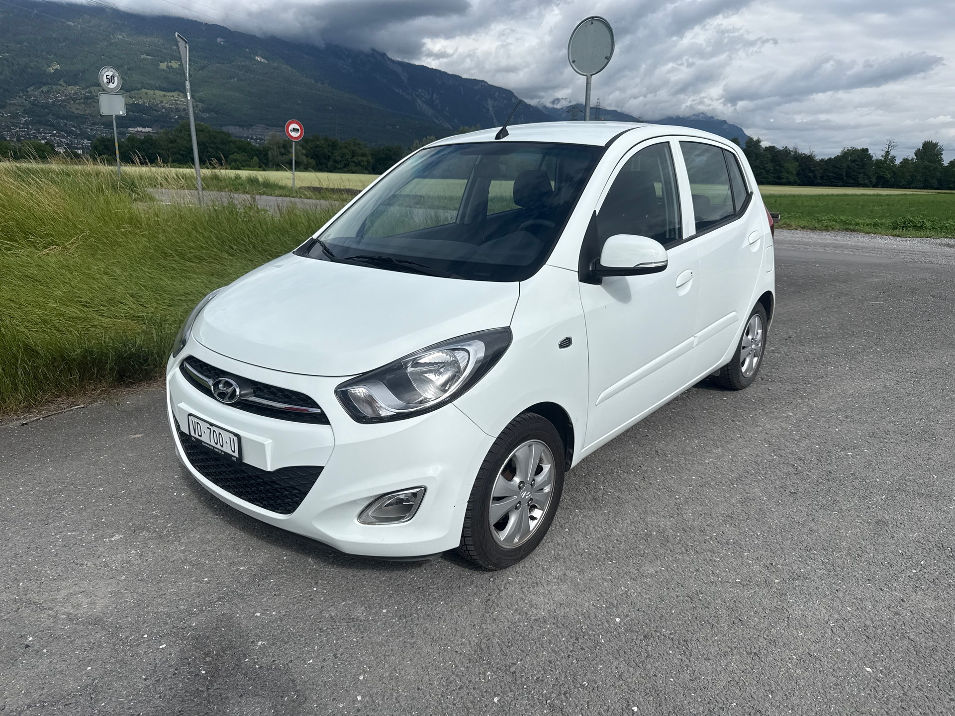 HYUNDAI i10 1.2 Style Automatic-image-0