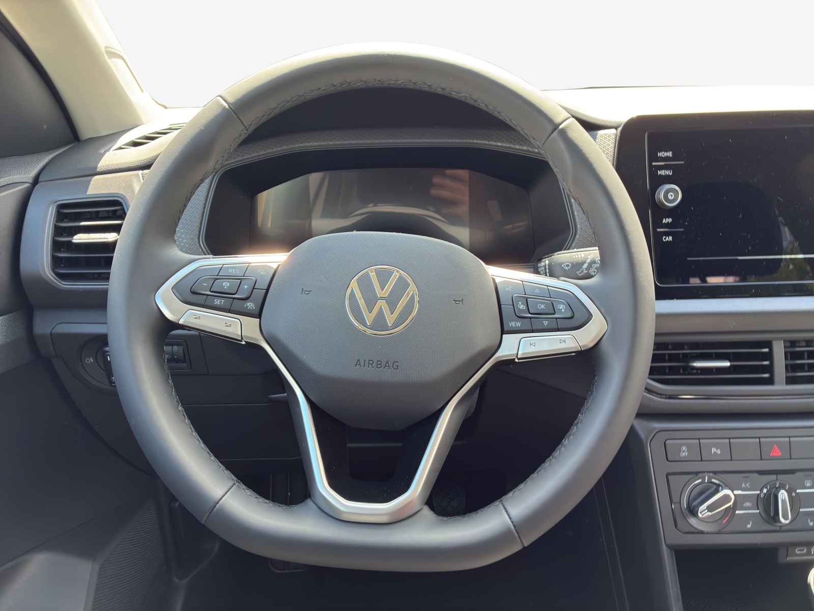 VW T-Cross 1.0 TSI-image-9