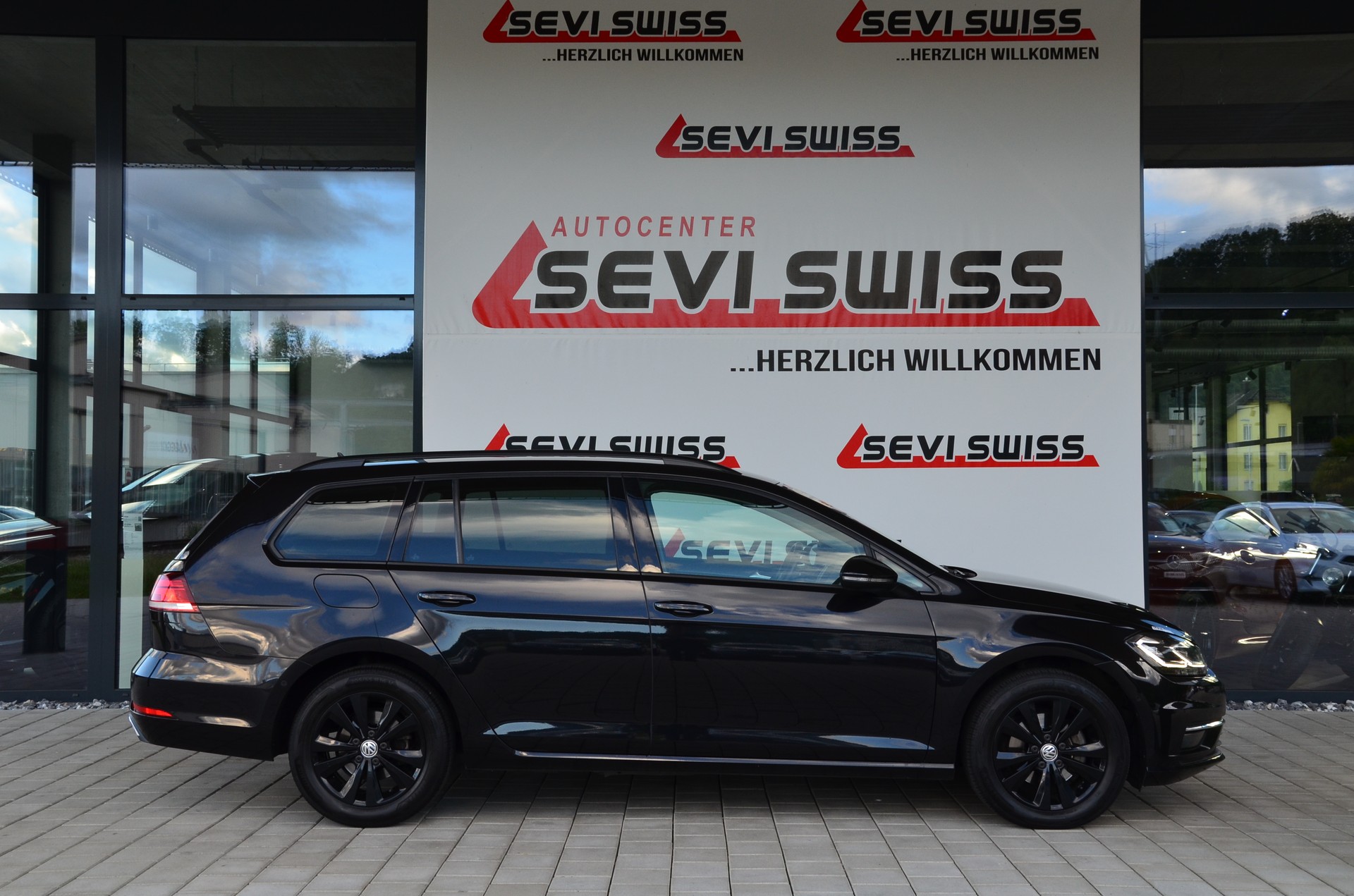 VW Golf Variant 2.0 TDI Comfortline 4Motion DSG*Frisch ab MFK,1 Jahr oder 20'000km Garantie*-image-1