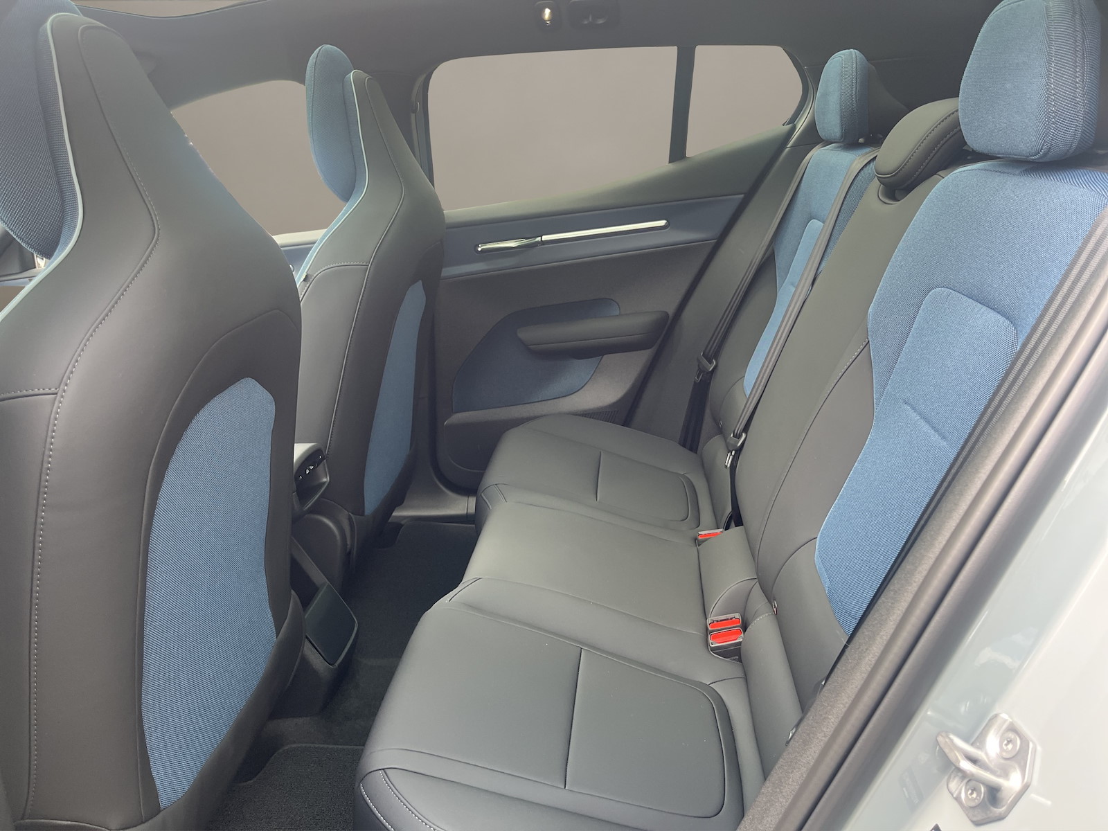 VOLVO EX 30 E60 Twin Ultra Performance AWD-image-9