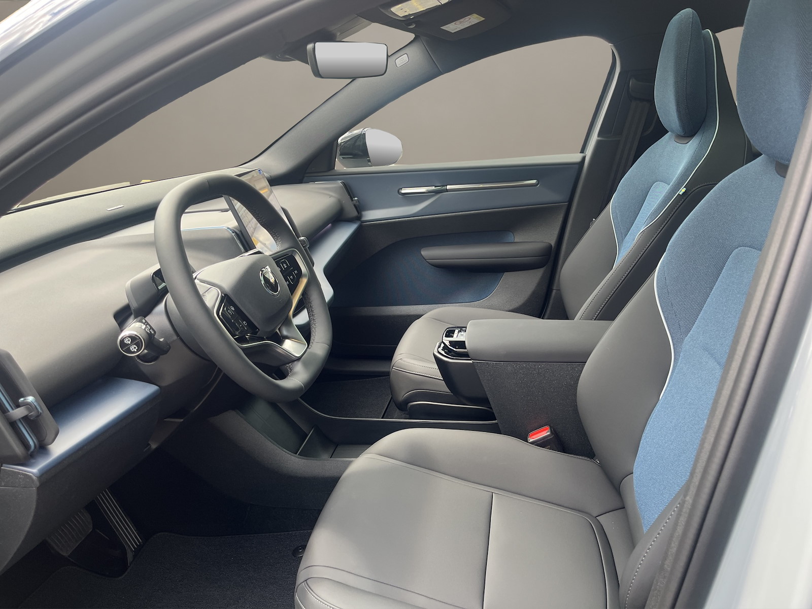 VOLVO EX 30 E60 Twin Ultra Performance AWD-image-8