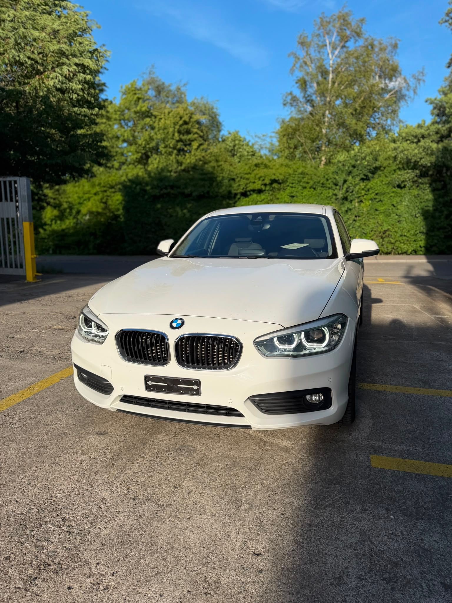 BMW 116d Sport Line Steptronic-image-1