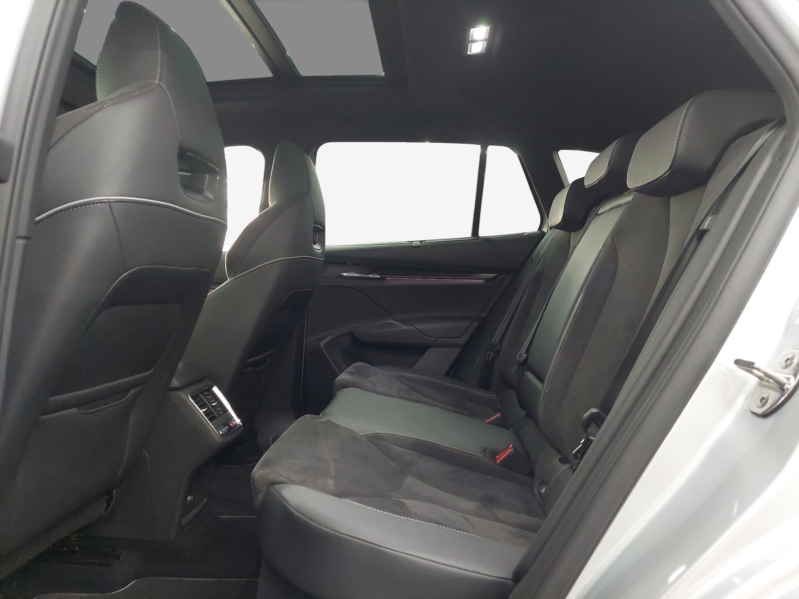 SKODA Enyaq iV 80x SportLine-image-11