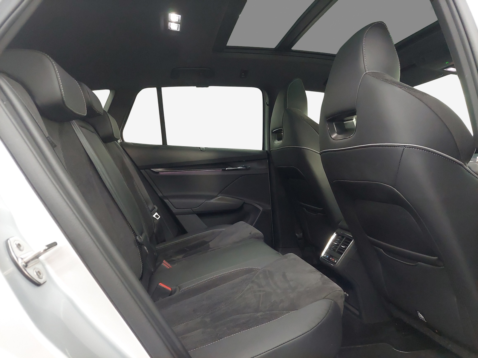 SKODA Enyaq iV 80x SportLine-image-13