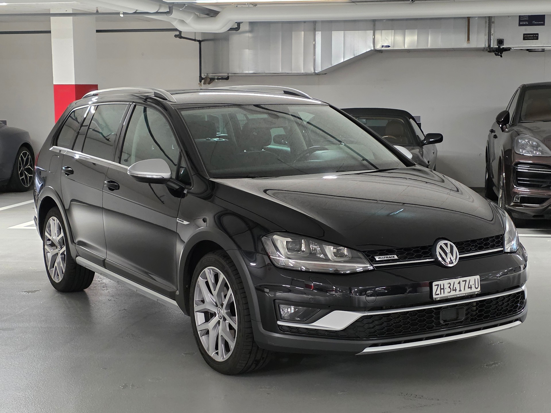 VW Golf 2.0 TDI Alltrack 4Motion-image-2