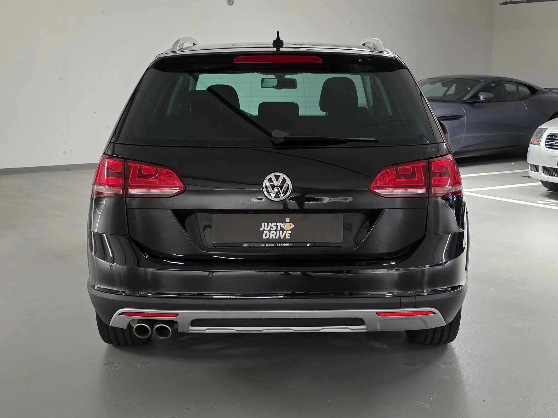 VW Golf 2.0 TDI Alltrack 4Motion-image-5