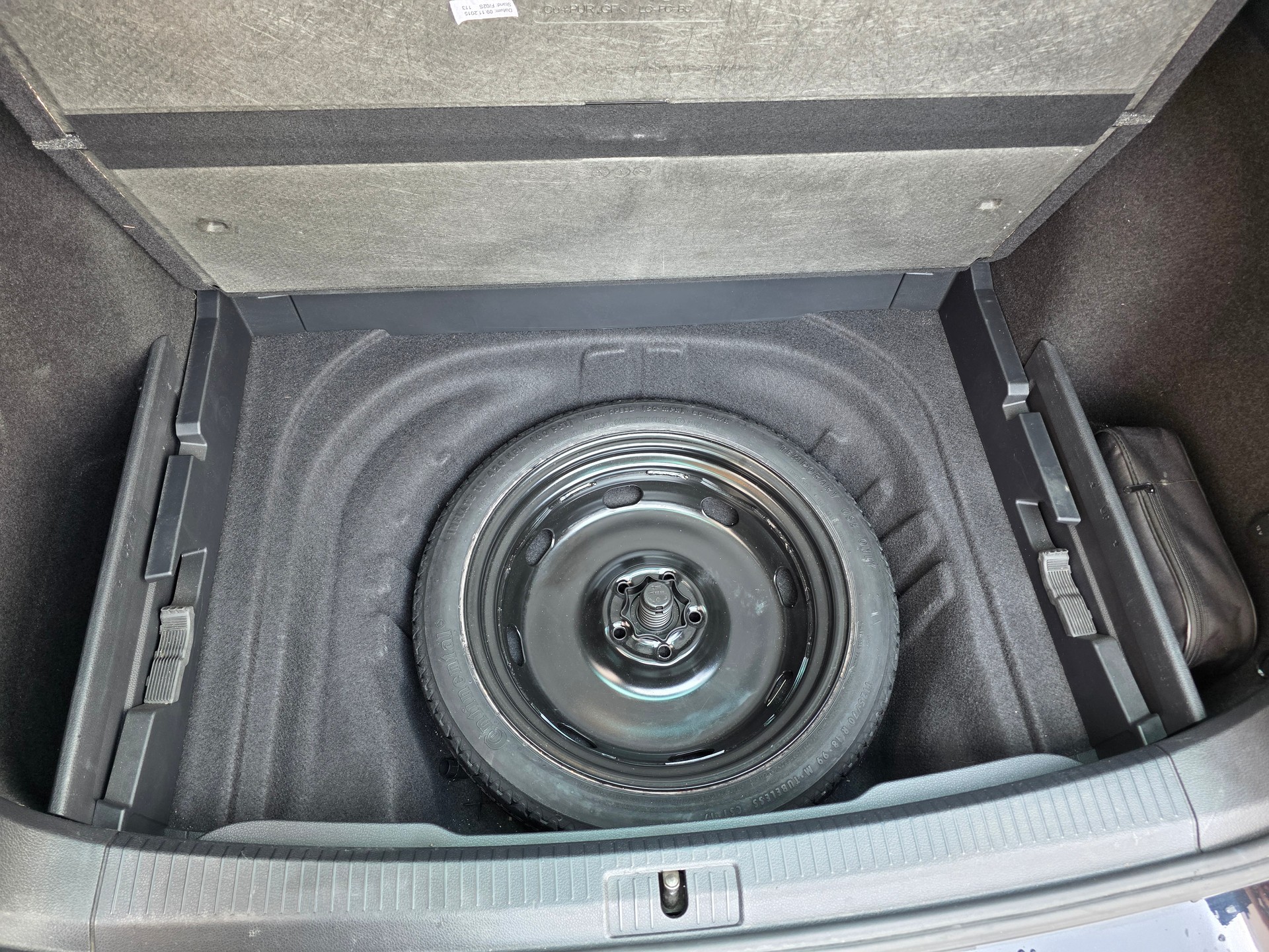 VW Golf 2.0 TDI Alltrack 4Motion-image-17