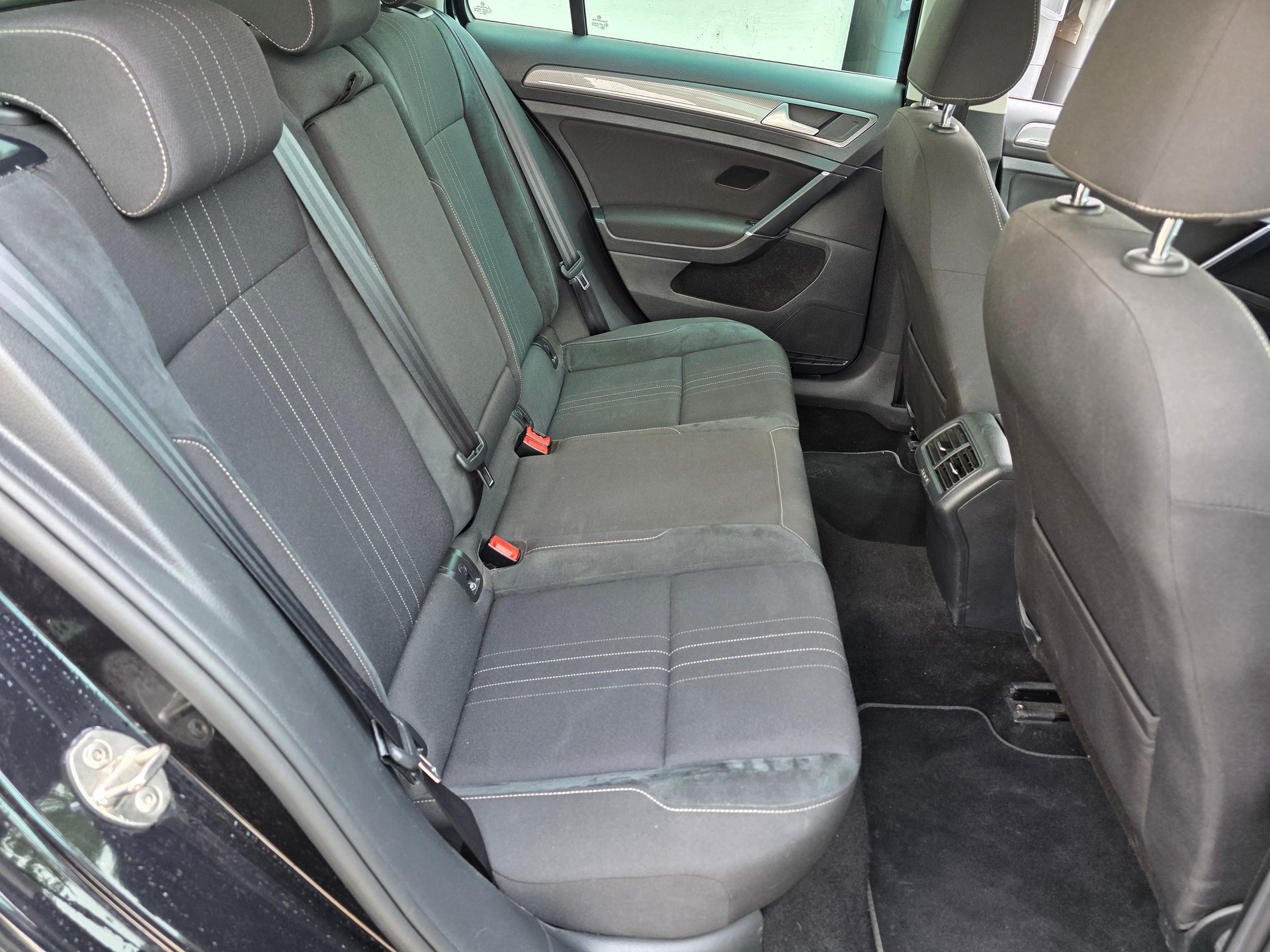 VW Golf 2.0 TDI Alltrack 4Motion-image-14