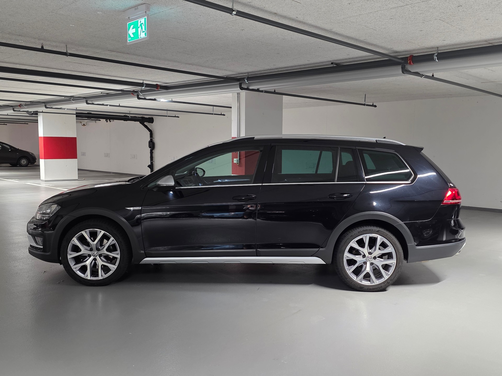 VW Golf 2.0 TDI Alltrack 4Motion-image-7