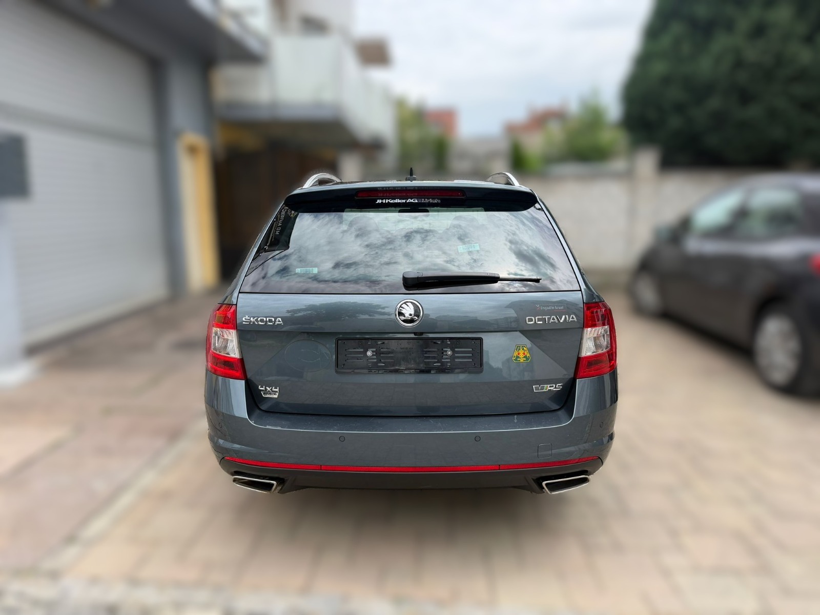 SKODA Octavia Combi 2.0 TDI RS 4x4 DSG-image-3