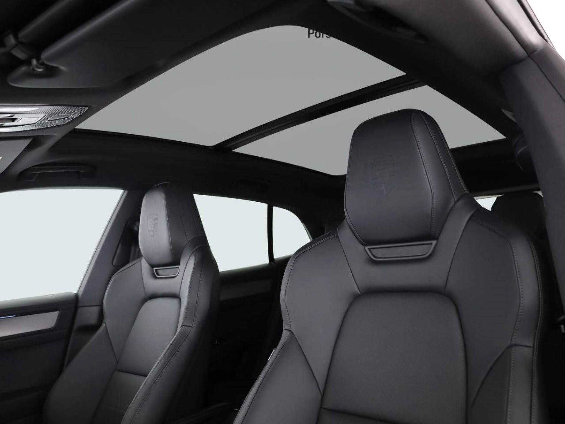 PORSCHE Cayenne S Electric-image-10