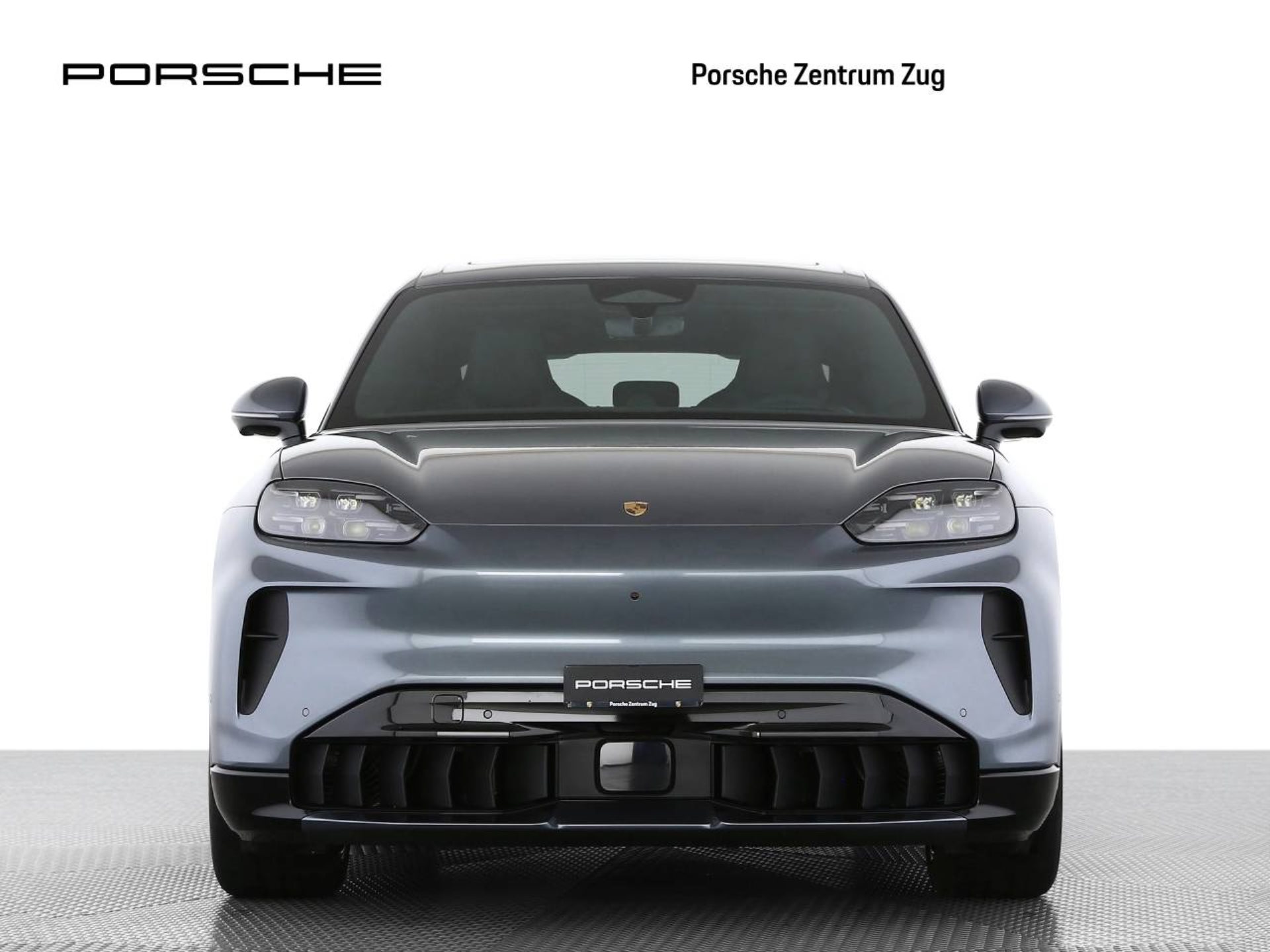 PORSCHE Cayenne S Electric-showroom-element-2