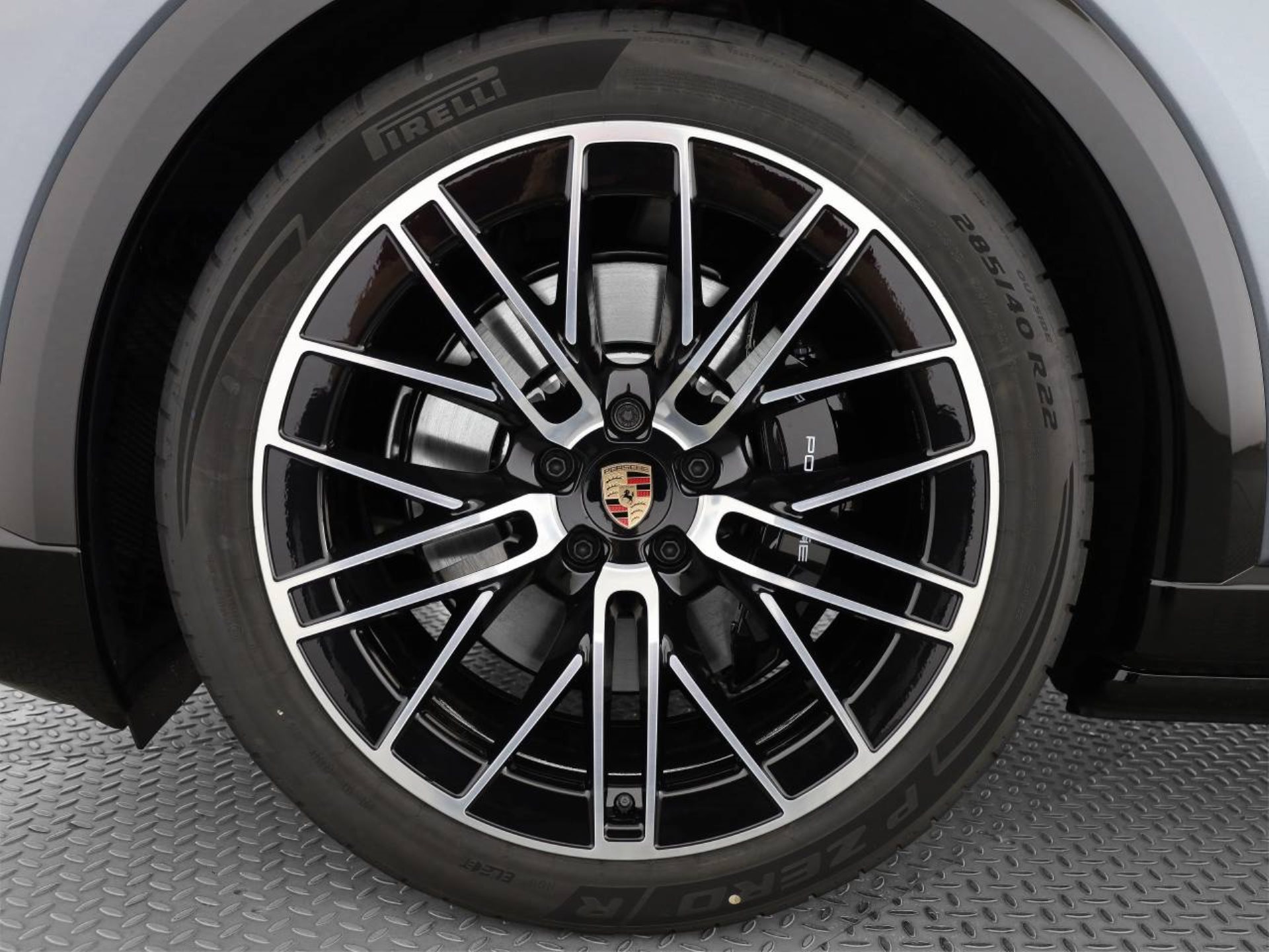 PORSCHE Cayenne S Electric-image-7