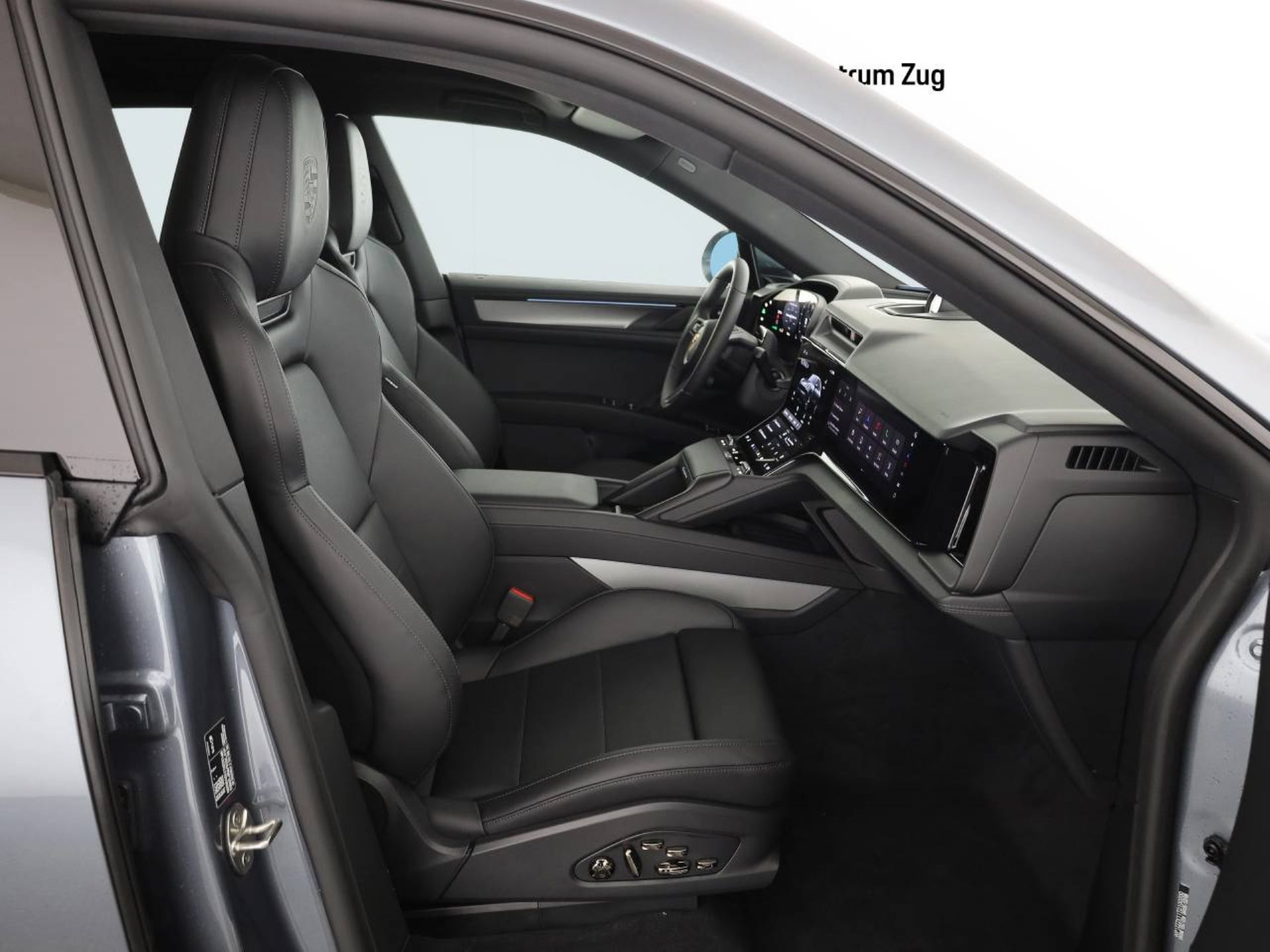 PORSCHE Cayenne S Electric-image-9