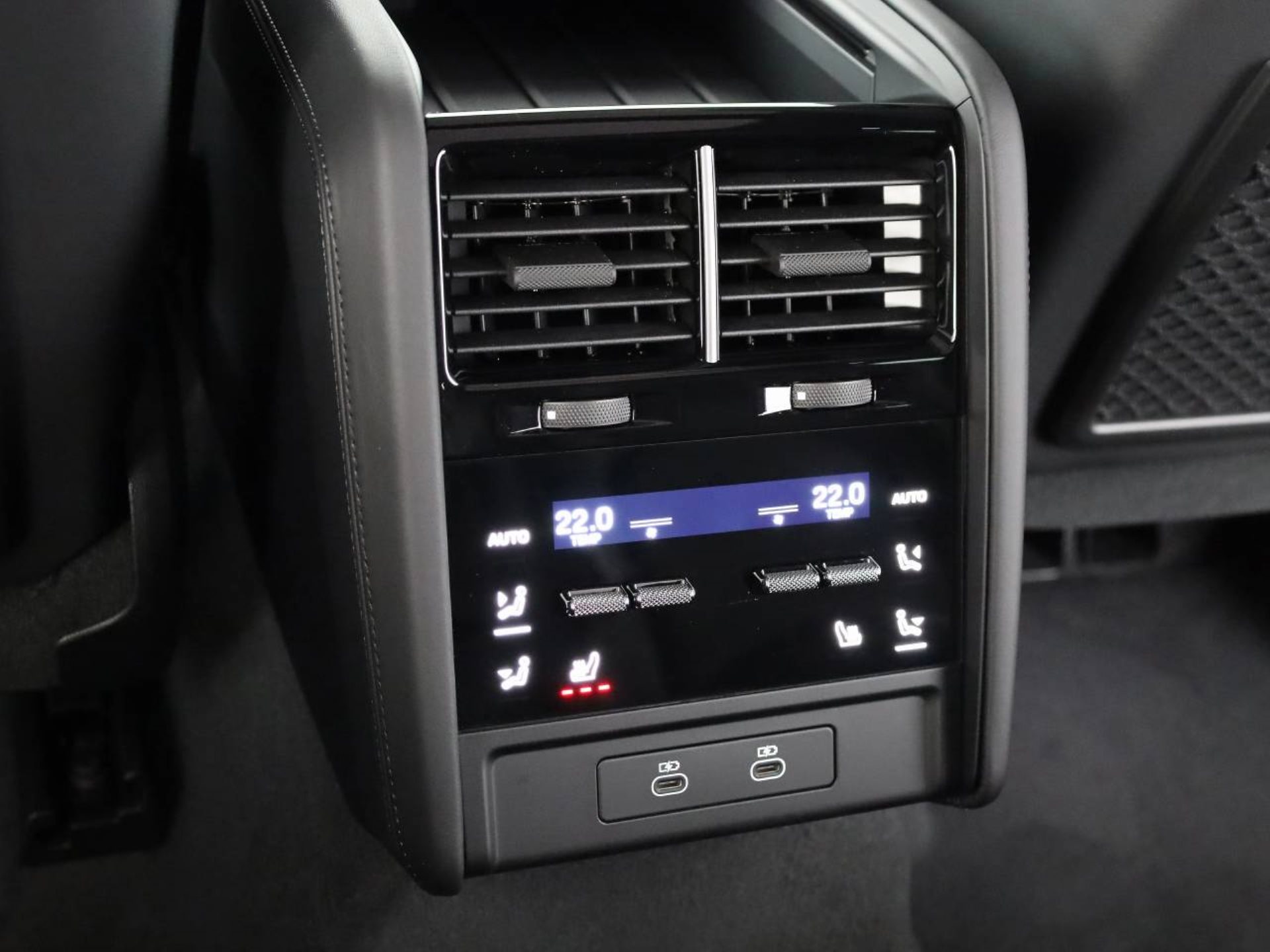 PORSCHE Cayenne S Electric-image-18