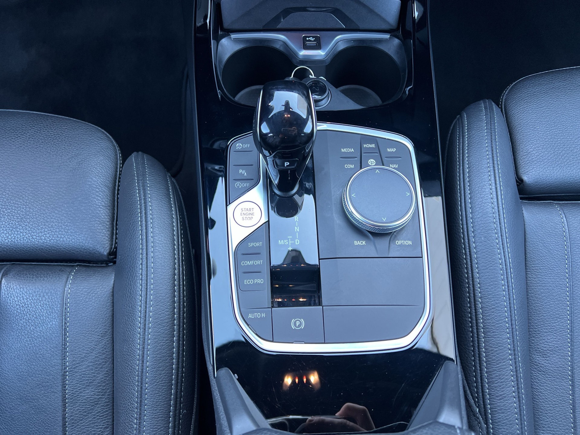BMW M135i xDrive Steptronic-image-13