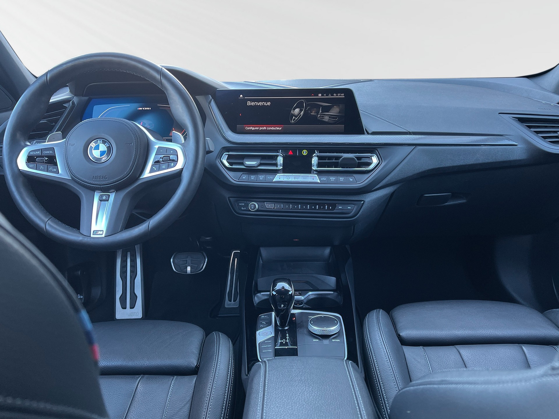 BMW M135i xDrive Steptronic-image-6