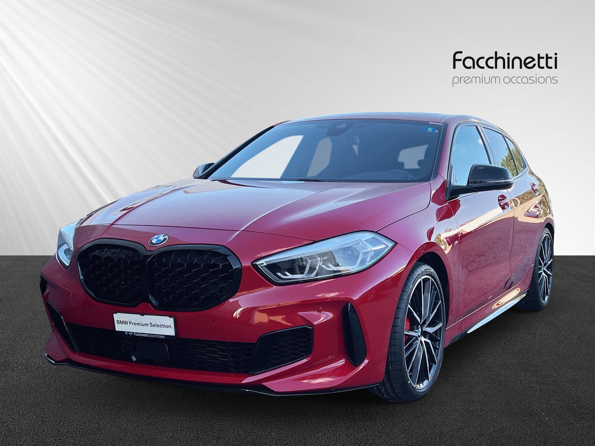 BMW M135i xDrive Steptronic-image-0