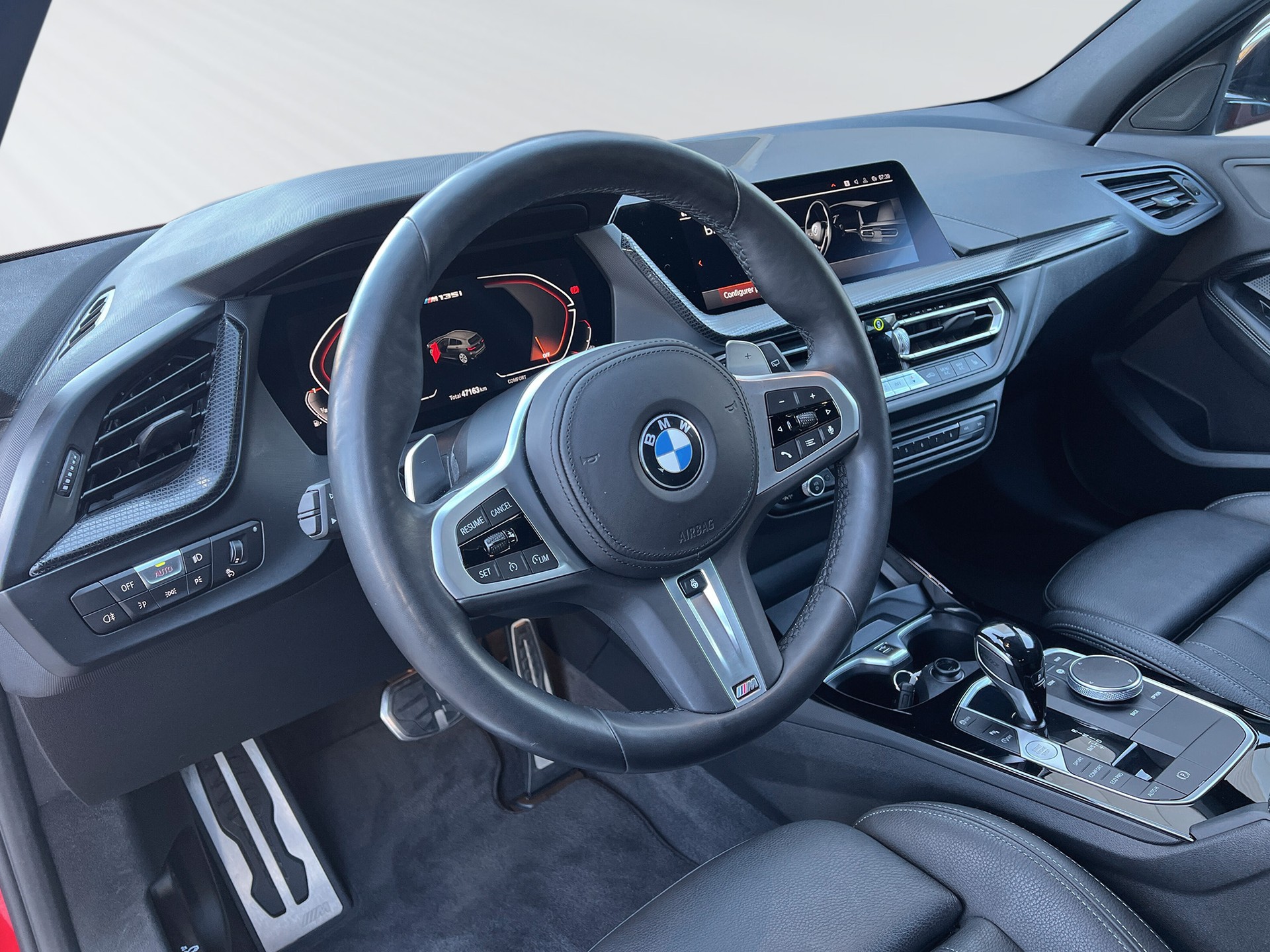 BMW M135i xDrive Steptronic-image-4