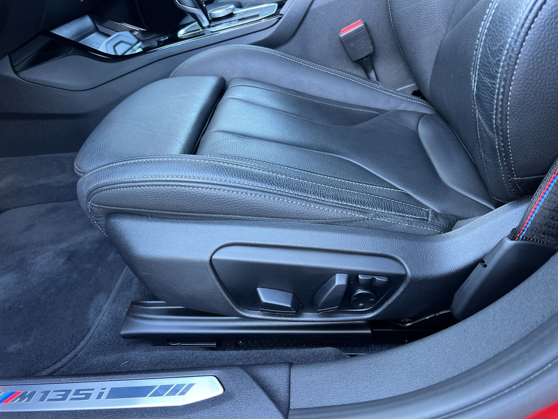 BMW M135i xDrive Steptronic-image-19