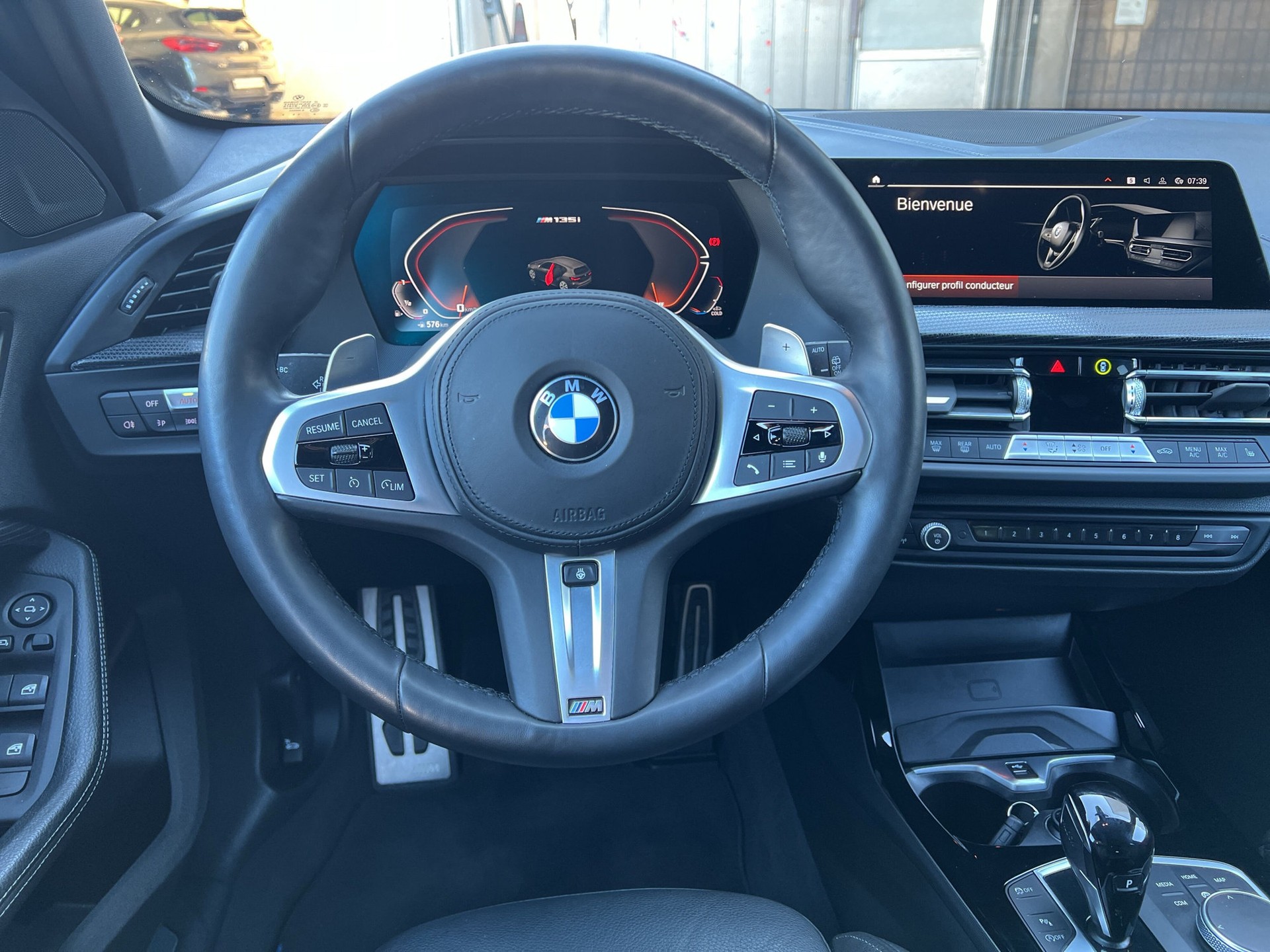 BMW M135i xDrive Steptronic-image-12