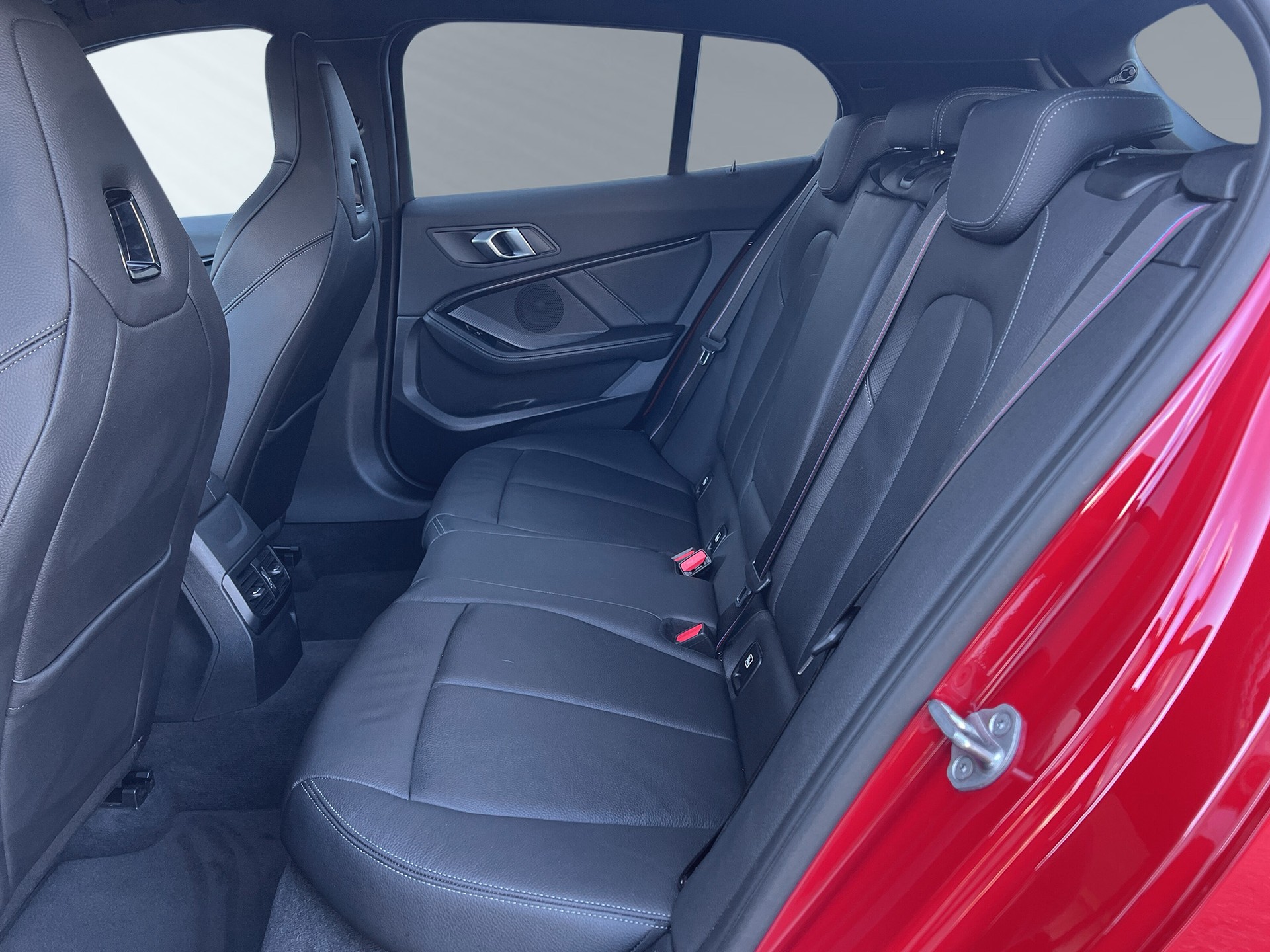 BMW M135i xDrive Steptronic-image-7