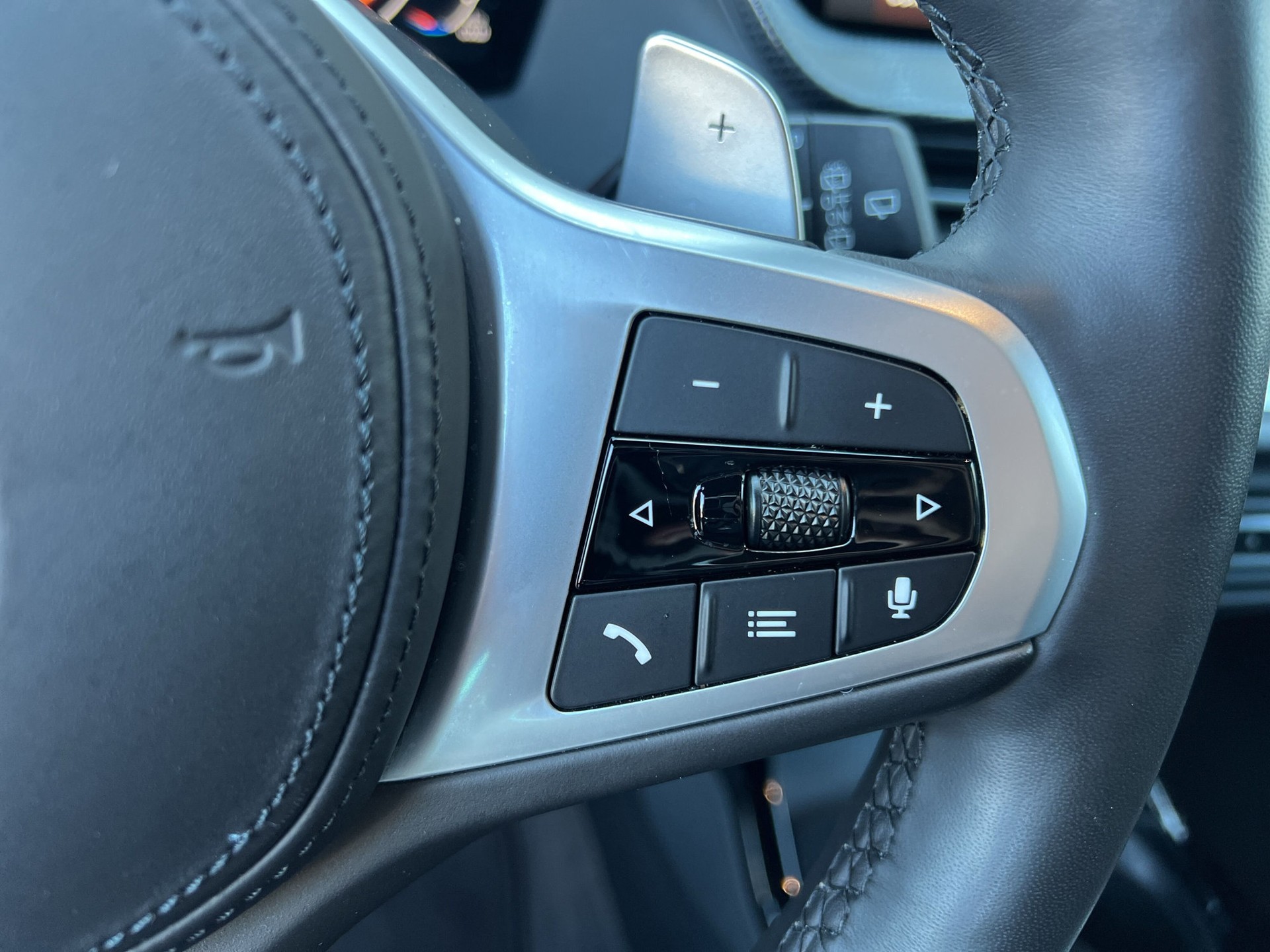 BMW M135i xDrive Steptronic-image-16