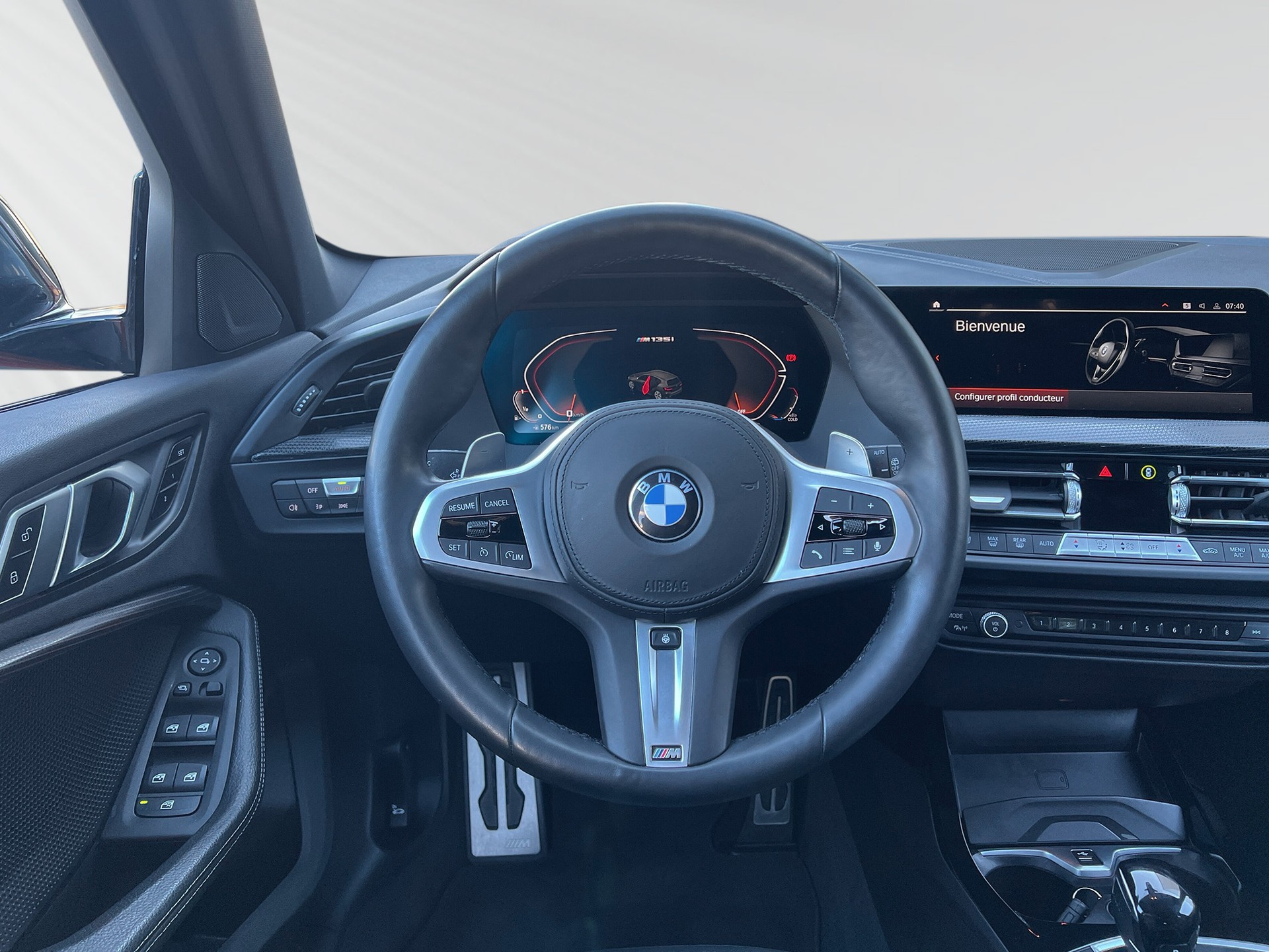 BMW M135i xDrive Steptronic-image-5