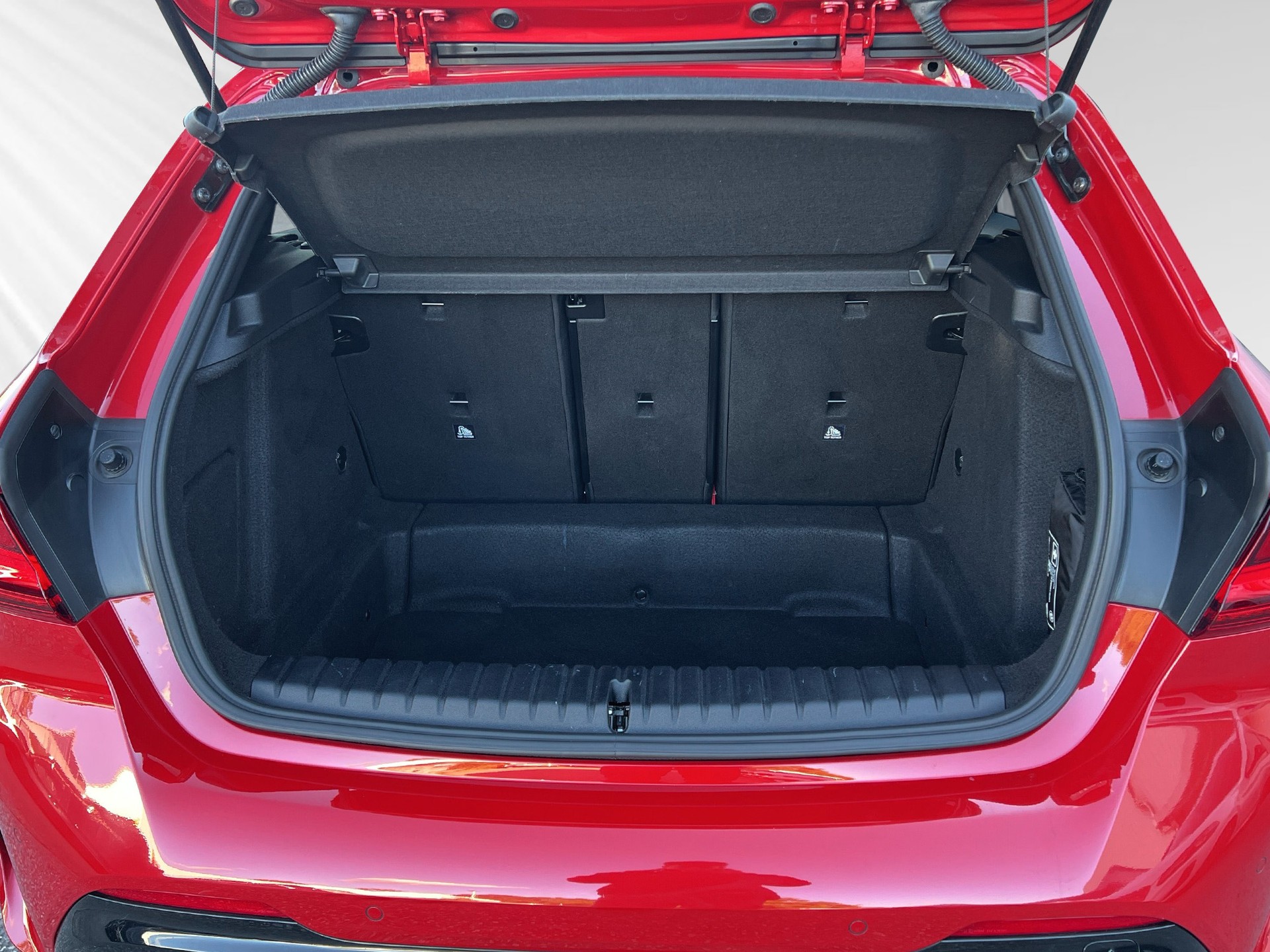 BMW M135i xDrive Steptronic-image-8