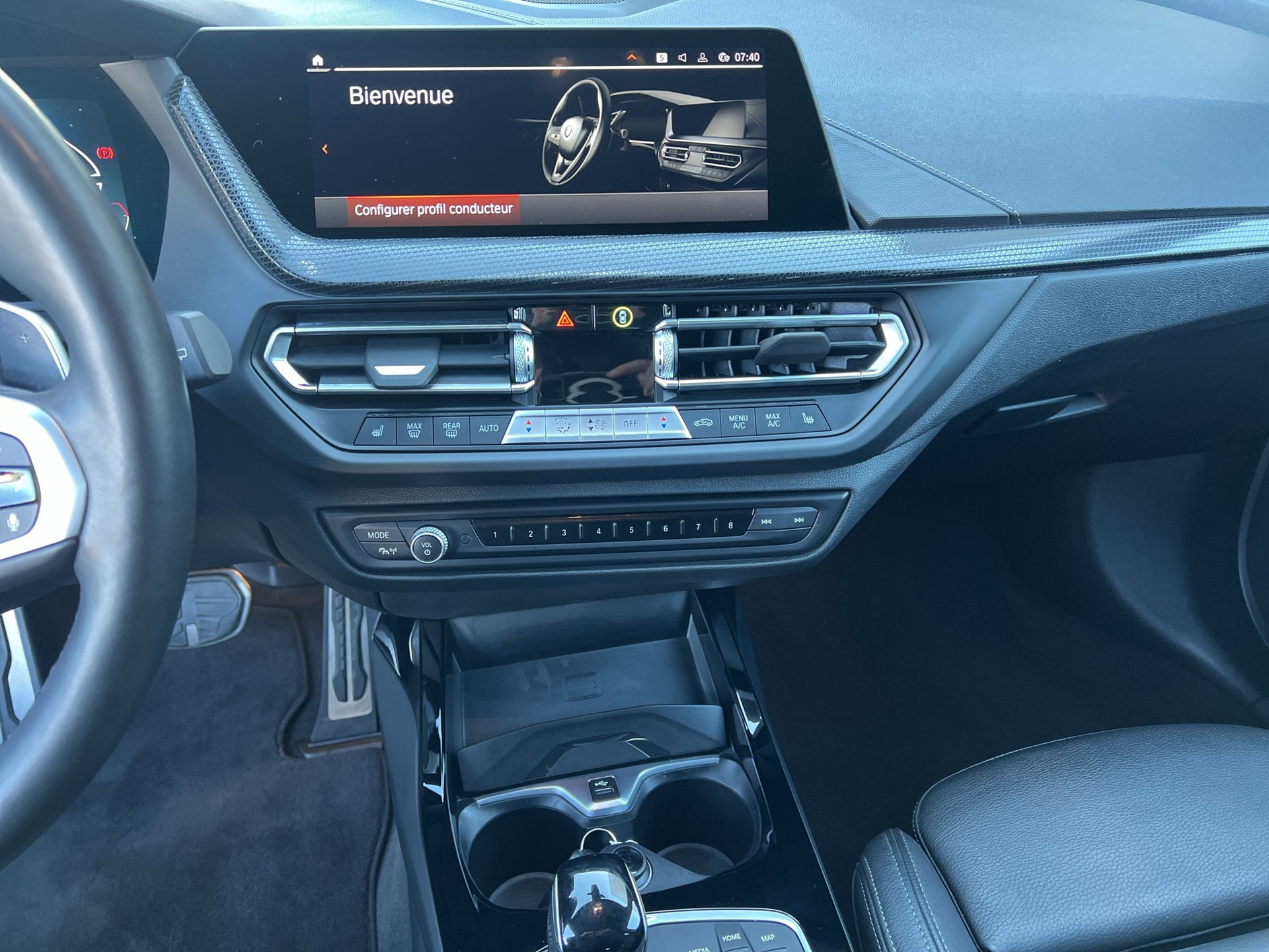 BMW M135i xDrive Steptronic-image-11