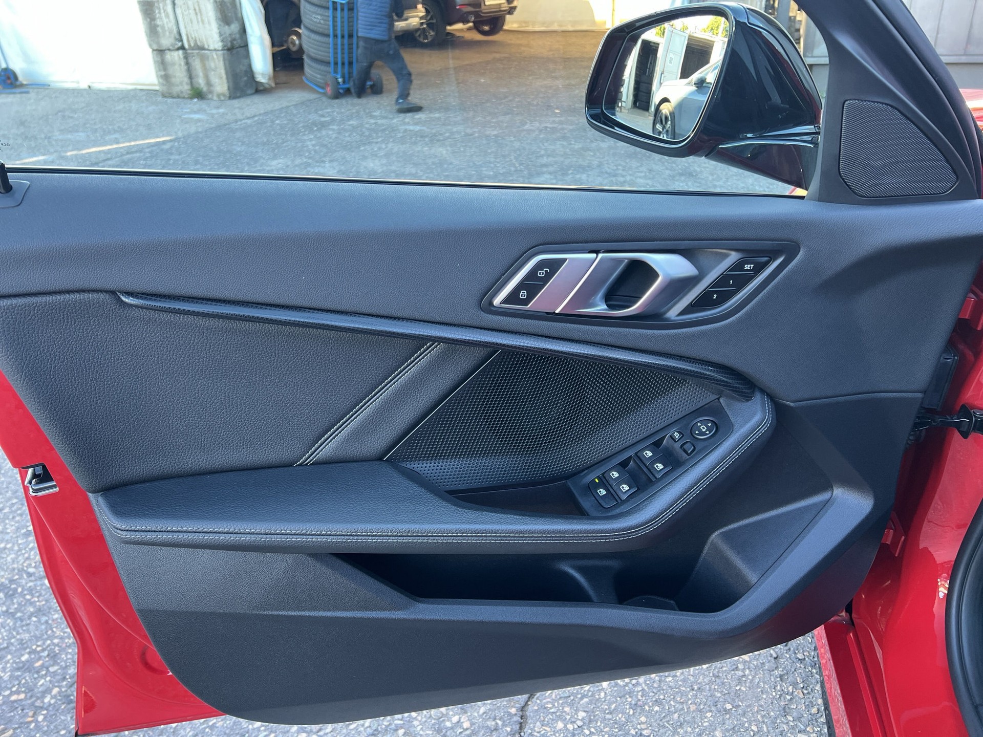 BMW M135i xDrive Steptronic-image-17