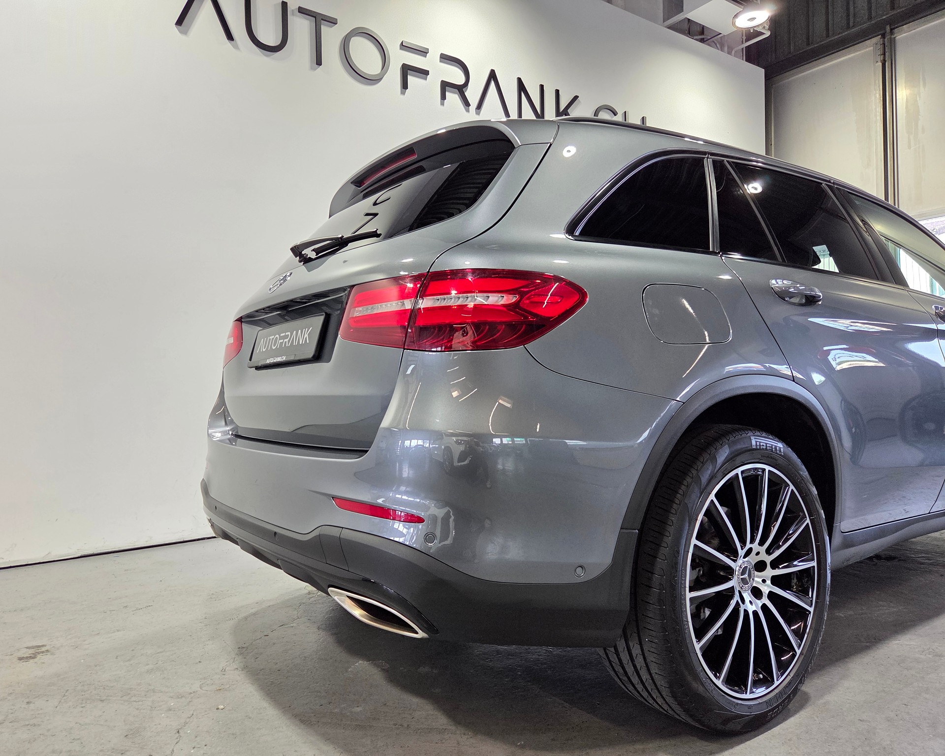MERCEDES-BENZ GLC 300 AMG Line 4m-image-10